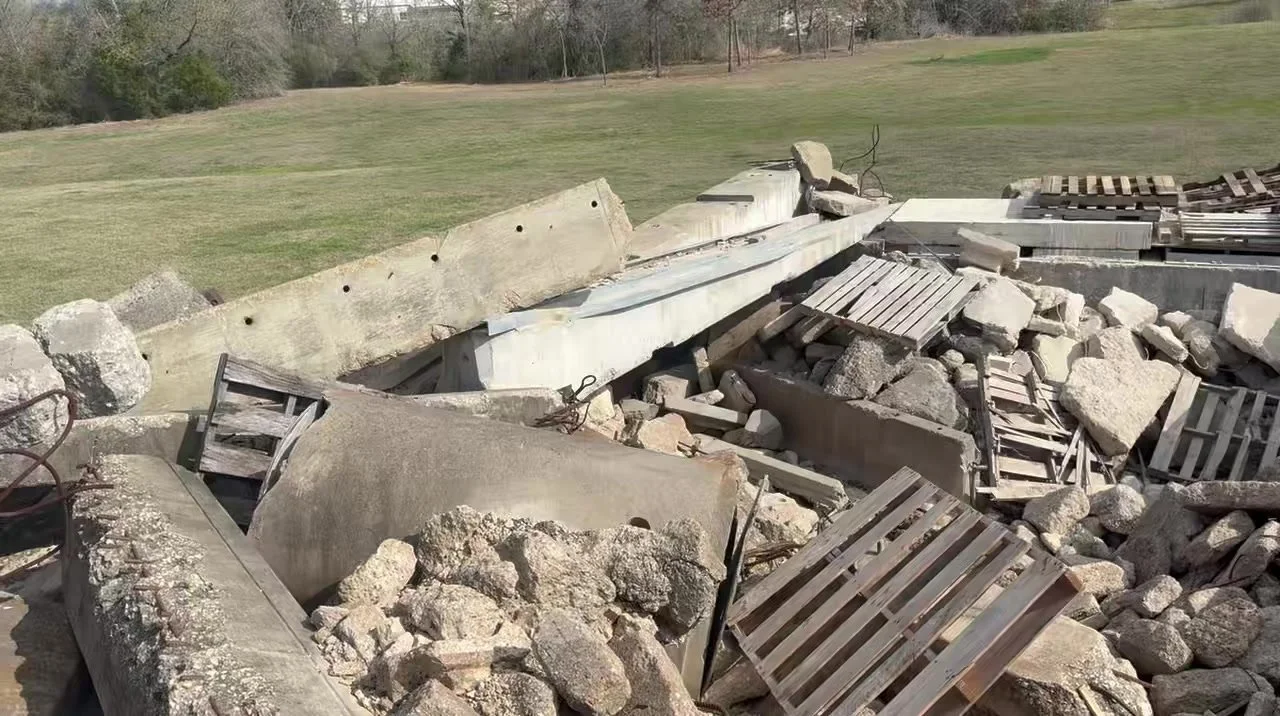 Shelter to Search alumni Uno and Olive are both progressing really nicely through training. They are both working toward their first Progress Check search. Read the criteria for TX-TF1 progress checks can be found here: https://www.cat5k9.org/femafsa