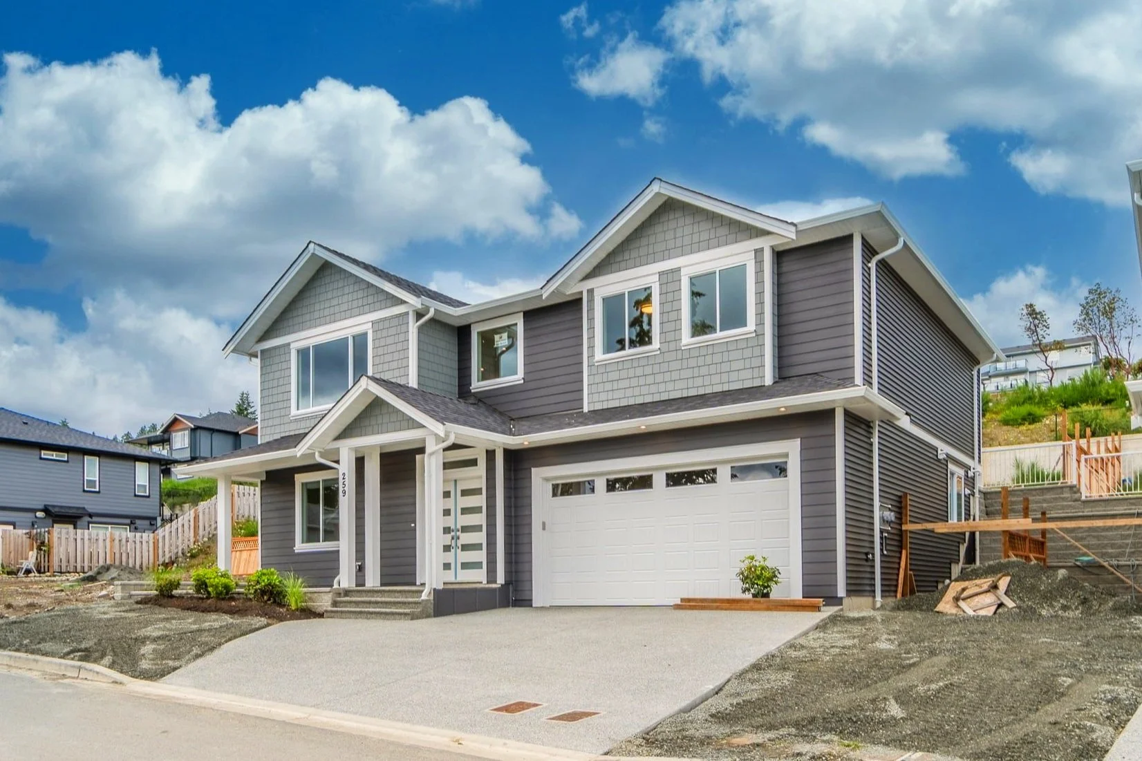 Golden Oaks Cres. 259-2-min.jpg