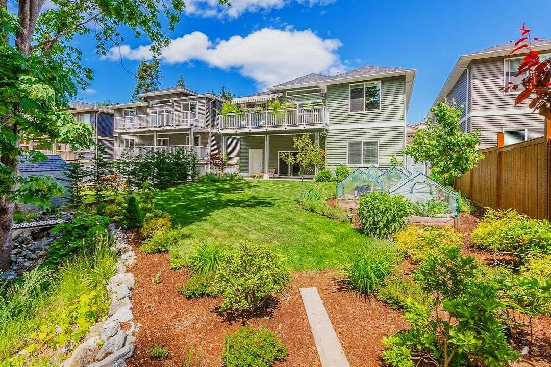 2753 Horth - Full Yard.jpg