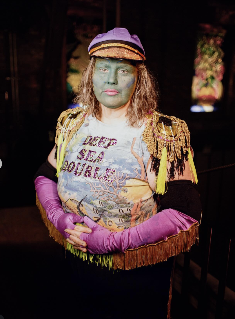 CHOKE HOLE GOES TO THE MET