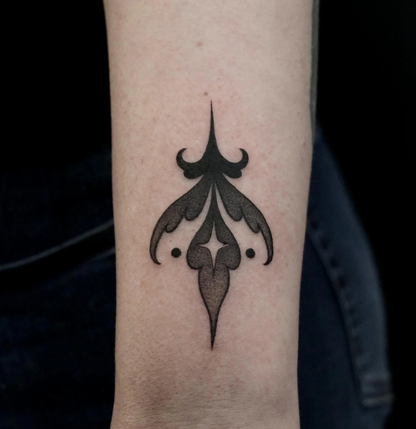 Another ornamental tattoo from my repeatable flash 🖤
-
-
#tattoo&nbsp;#tattoos&nbsp;#tattooed #ink&nbsp;#inked #blackwork&nbsp;#blxckink&nbsp;#artist&nbsp;#tattooist&nbsp;#tattooartist #tattooart #tattoolife #tattoodesign #tattooculture #tattooing #