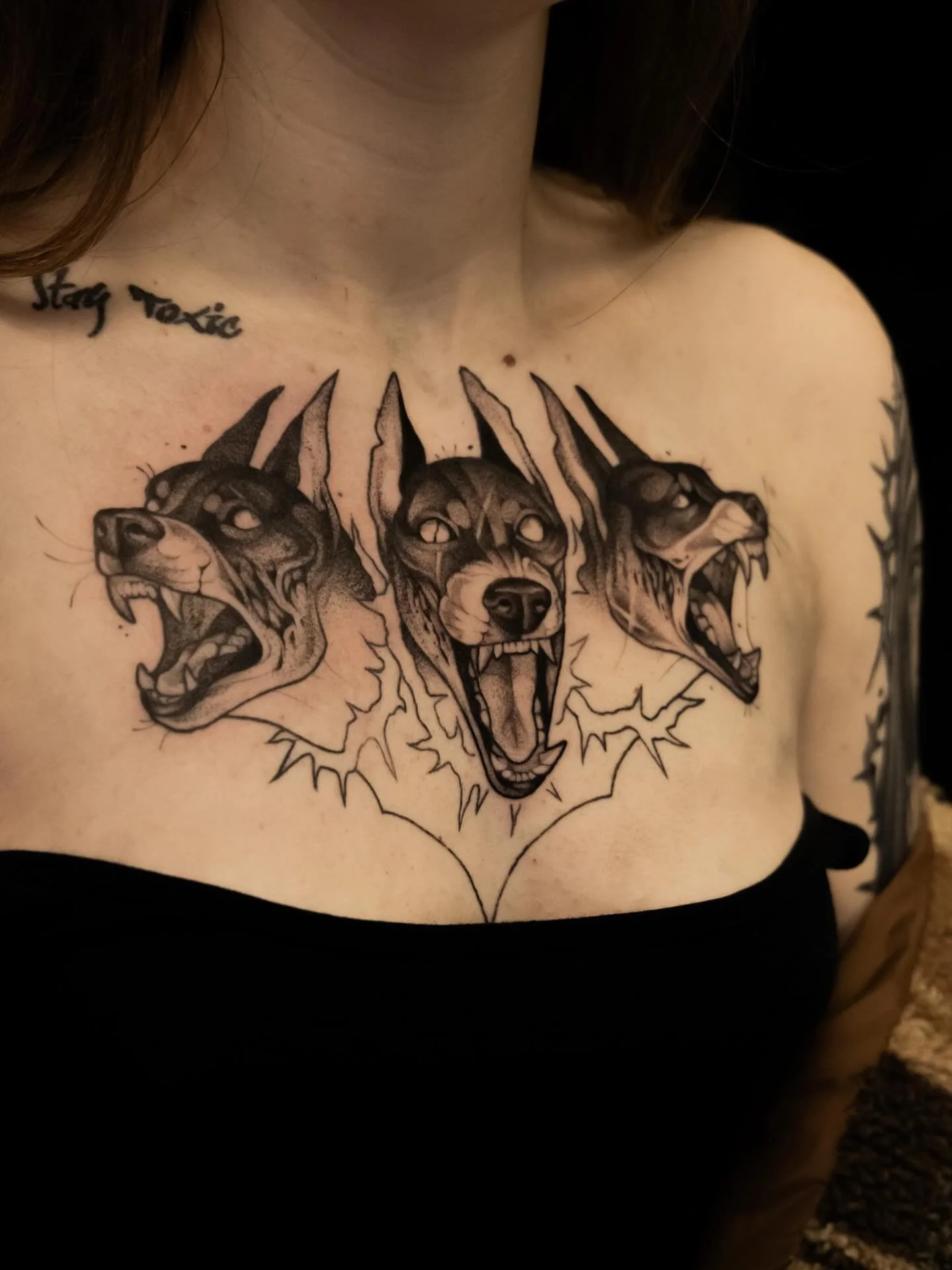 ✧ WIP ✧

Some progress pics on this chest piece for Jess. Only one session to go before we finish this off and start some more cool projects!

✦

✦

#tattoo&nbsp;#tattoos&nbsp;#tattooed #ink&nbsp;#inked #blackwork&nbsp;#blxckink&nbsp;#artist&nbsp;#ta