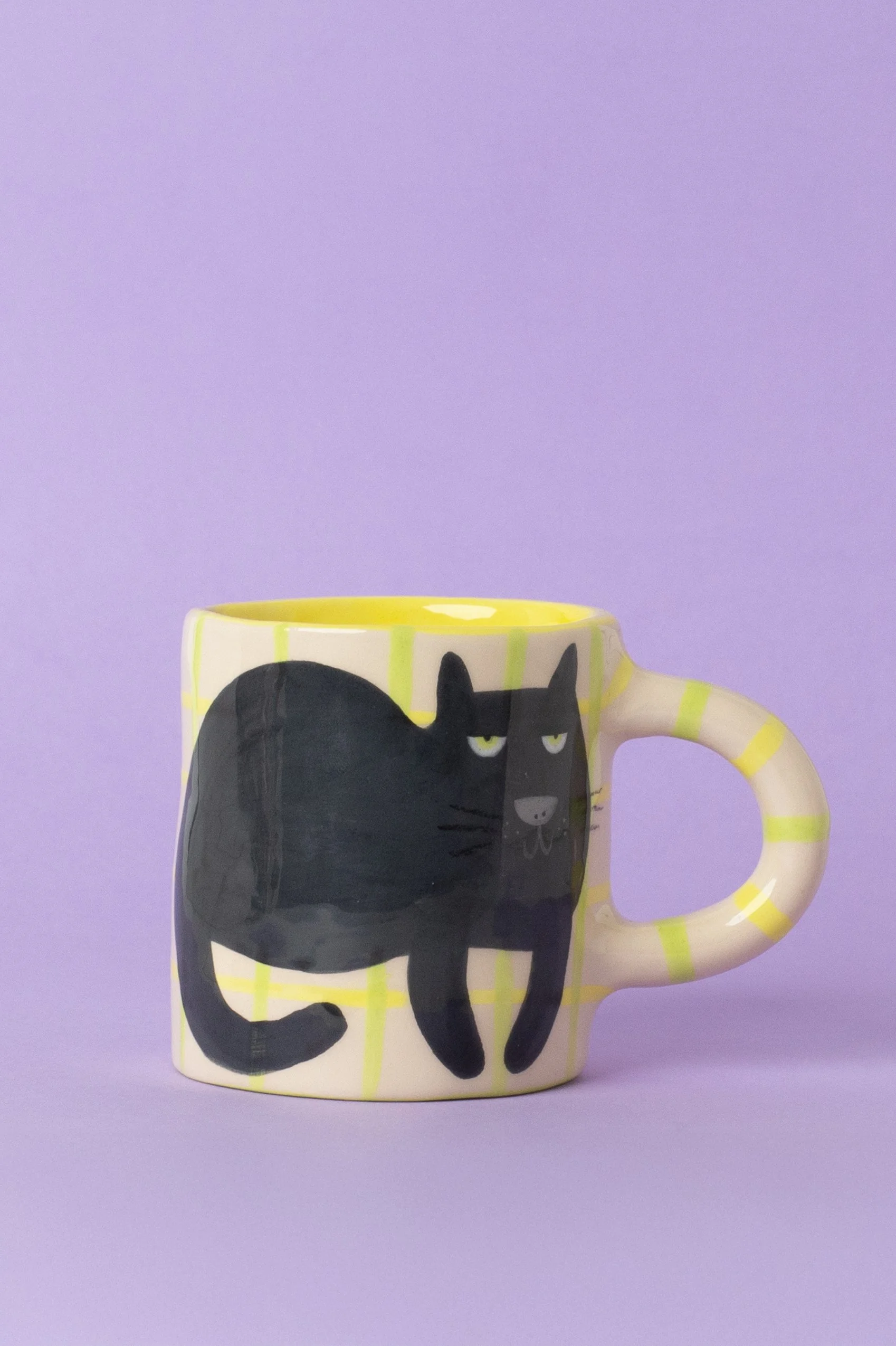 Tasse jaune rayée chat
