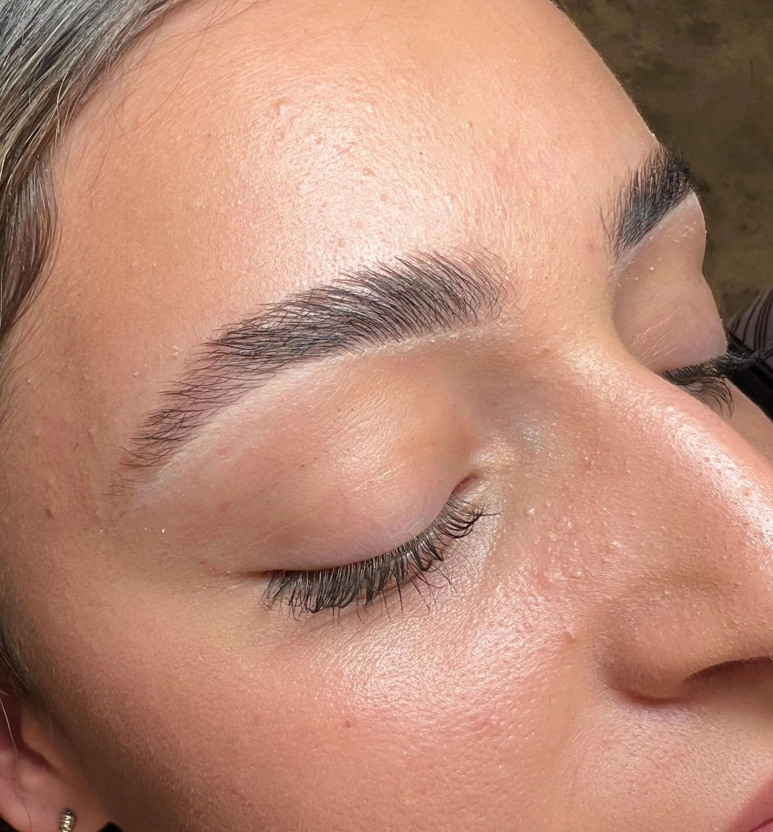 Brow lamination with shape and tint – smooth, lifted, and defined eyebrows by freelance beauty stylist in Pimpama and Robina, Gold Coast