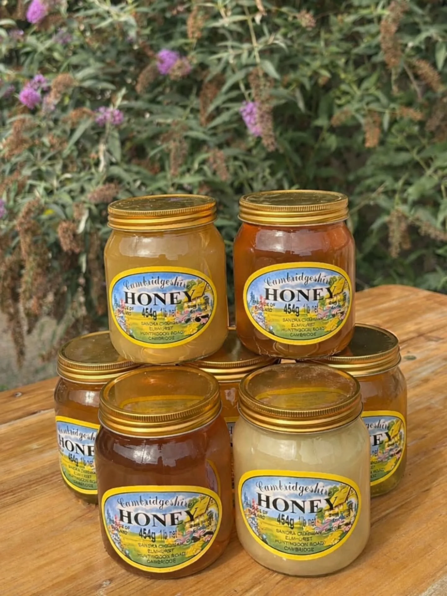 🌿 Local Makers &amp; Creators Wanted! 🔥 

We&rsquo;re looking to showcase locally made goods at our sauna space and would love to hear from talented makers in the area. 

Do you: 

🥕 Grow fresh veg or flowers? 

🍯 Produce local honey? 

🕯️ Make 