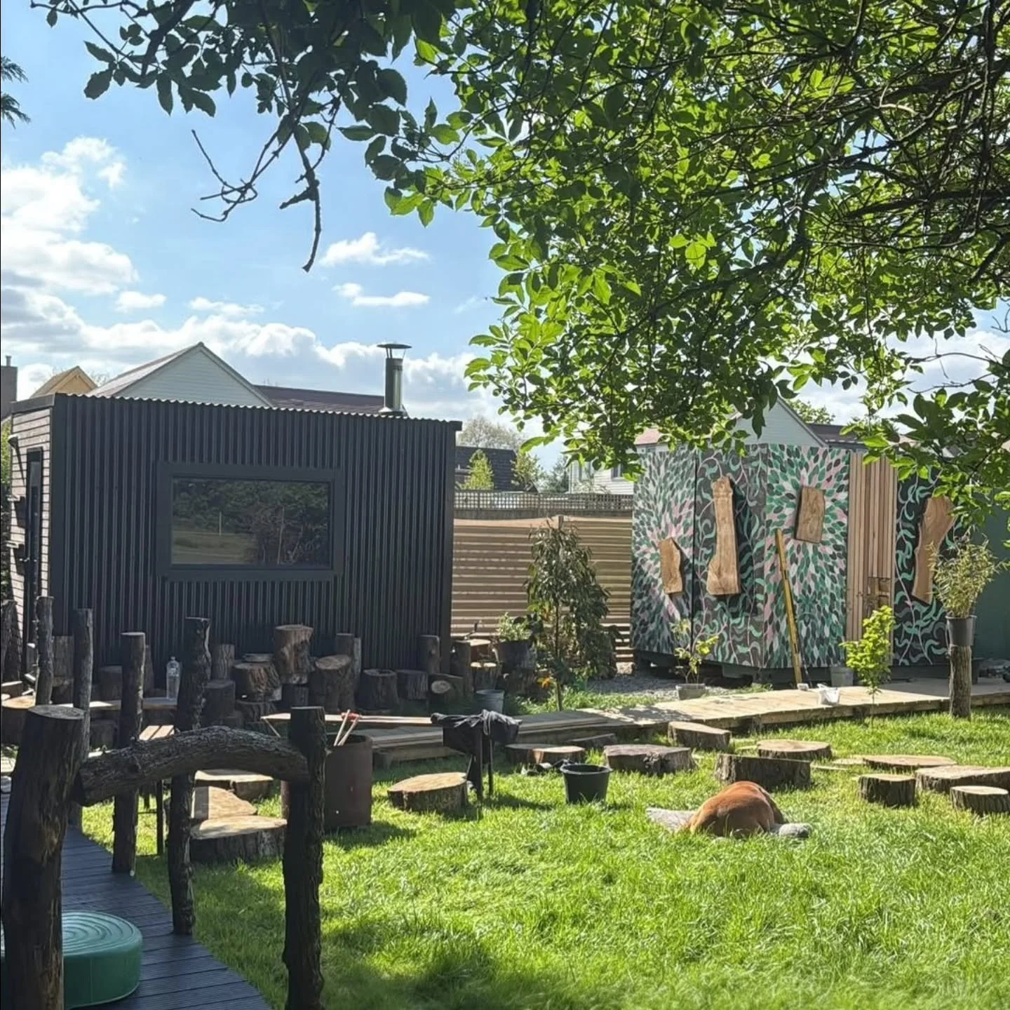 This week at the sauna - fox magic, fresh herbs, and plenty of afterglow ✨ 

We&rsquo;ve been sharing the space with a beautiful fox mama and her five playful cubs, such a special reminder of how alive this little corner of the world is. 🦊

We&rsquo