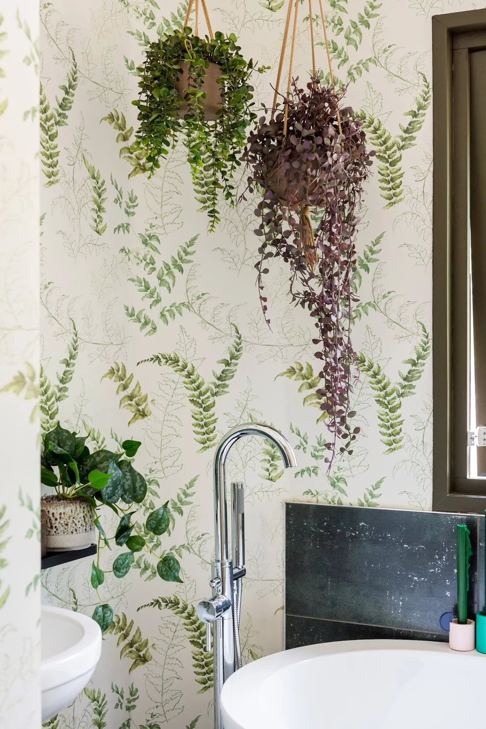 20240520 Darach - Strath Tummel - interior - bathroom 005 - low res.jpg