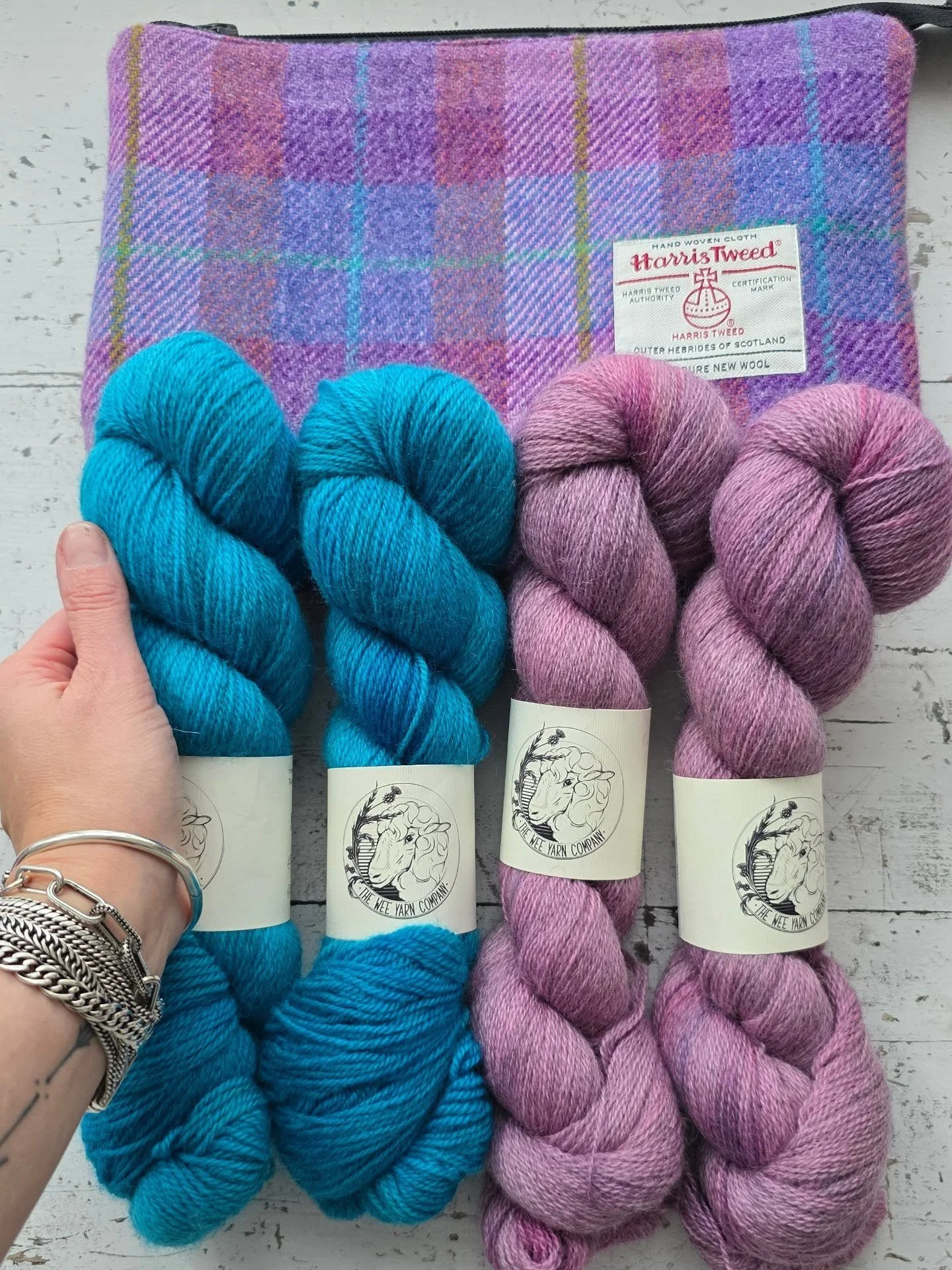 Spent a day at @breidagen shopping with one of my beloved hand-dyed yarn brands  @theweeyarncompany 
Always exquisite quality, a kind heart 🫶🏻, and truly professional advice 🧶 Have you seen Ross&rsquo;s yarns yet? Such a lovely experience every ti