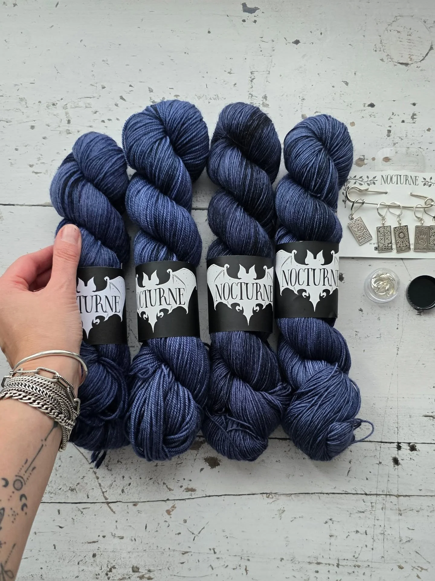 What&rsquo;s close to my heart @thenocturne.studio 🦇
I discovered them some time ago and instantly fell in love. Their hand-dyed yarns are pure poetry, rich depth and character in every skein. Today at @breidagen , I picked up yarn for my next proje
