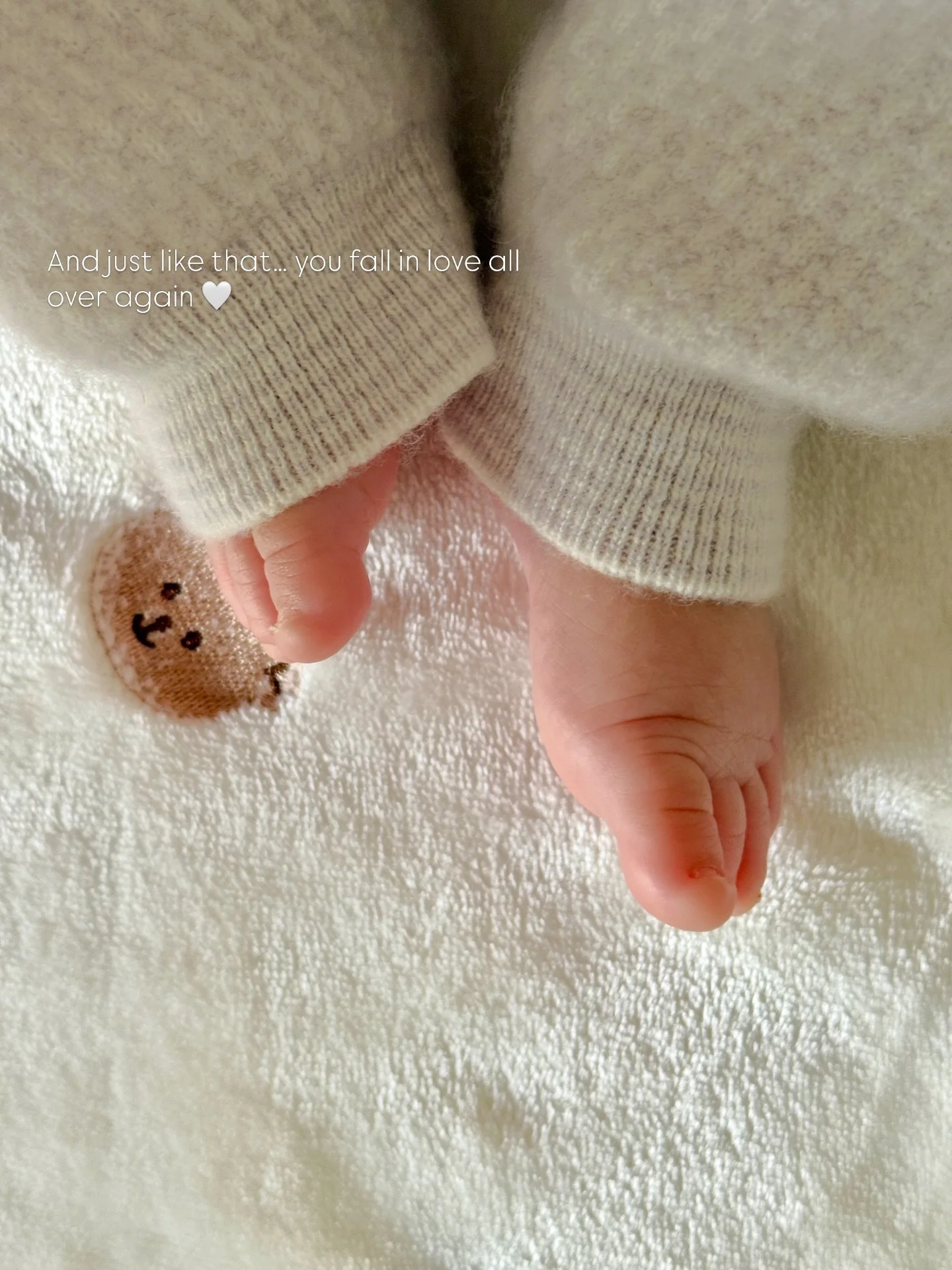 POV: You&rsquo;ve been growing a whole human&hellip;🤍

For the past months, I&rsquo;ve been a little quieter here&hellip;
not because nothing was happening,
but because everything was.

We welcomed our boy, 10 weeks ago ✨

I chose to keep this journ