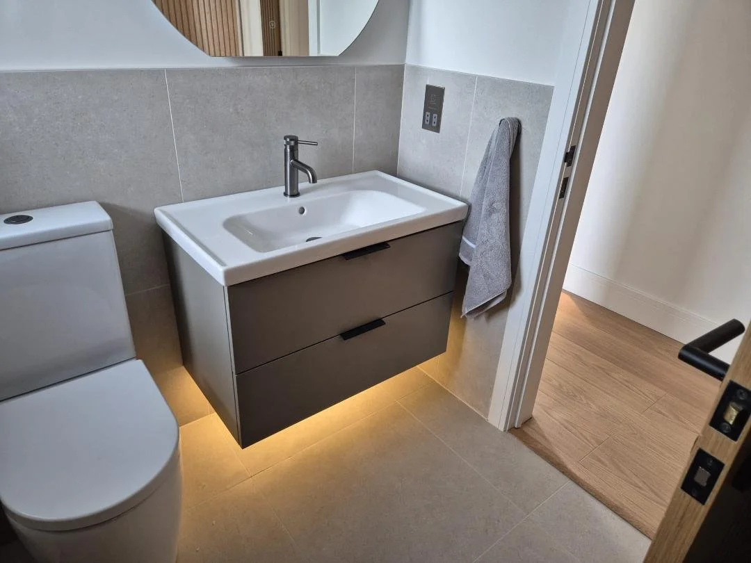 Bathroom LED lighting