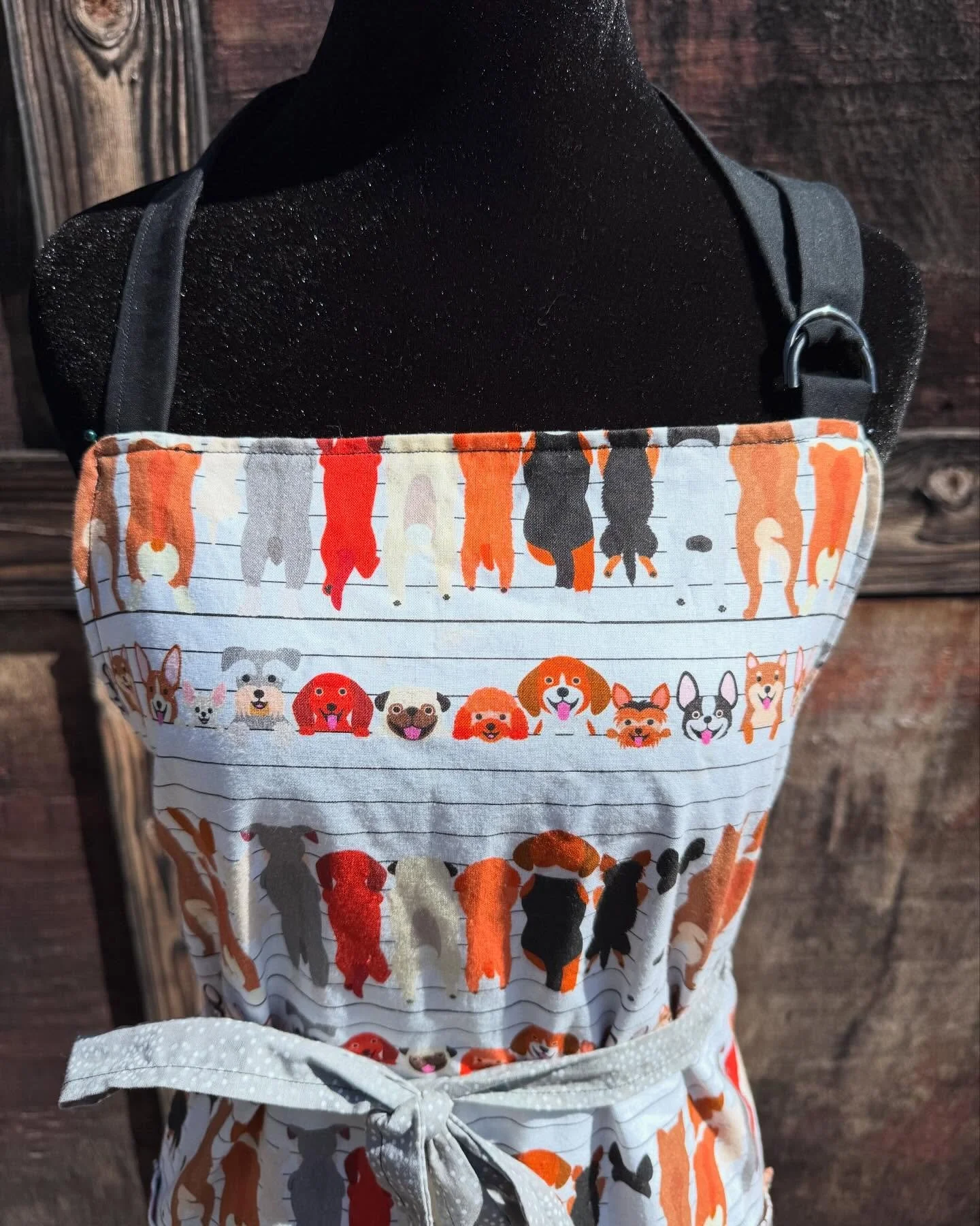 Old dog, new trick 

I had a conversation just yesterday about great customer service not being dead, and this is really true when you shop within your community.

Recently I was chatting with a customer who had previously purchased one of my aprons 