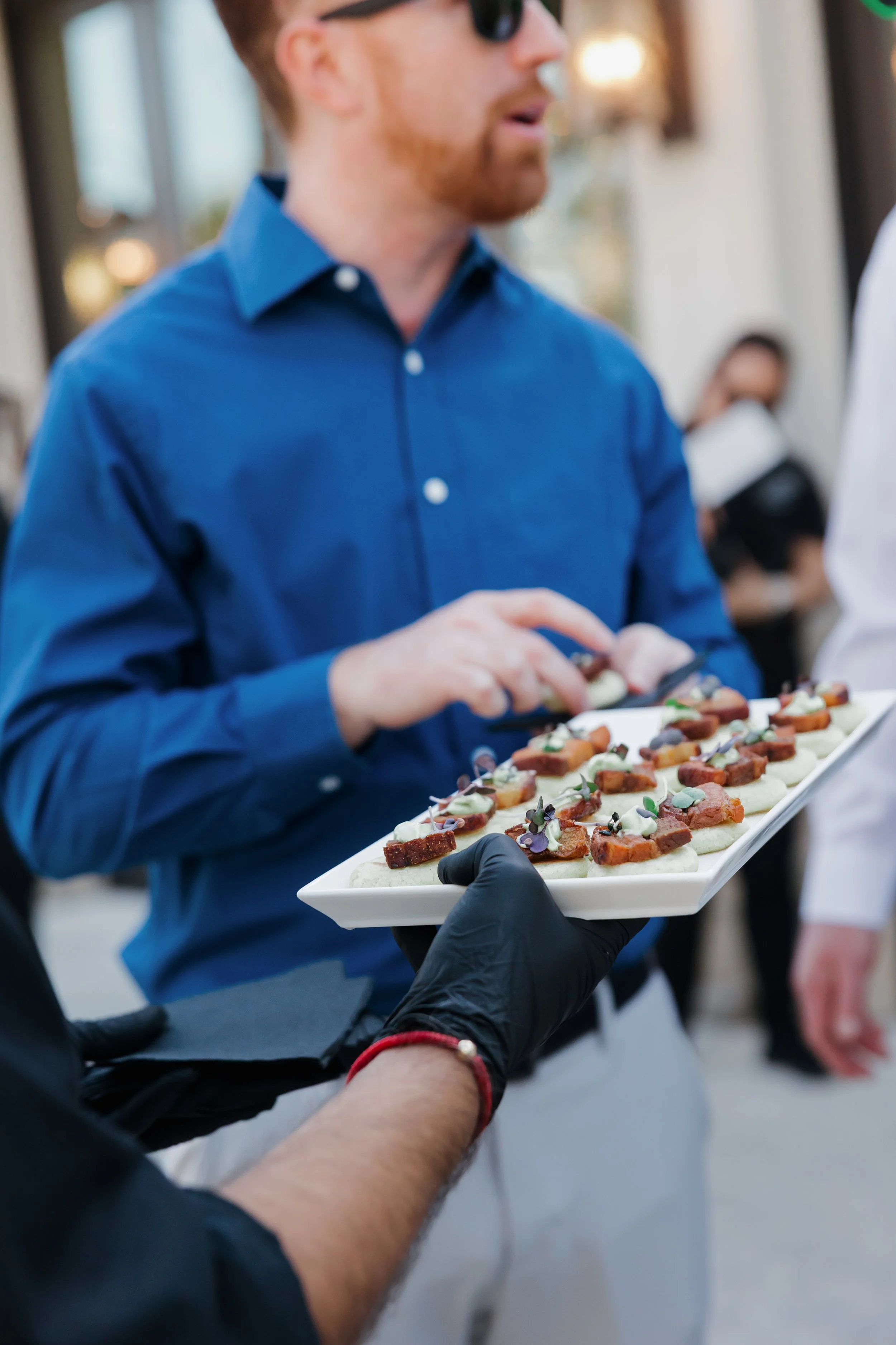 GOODVIBECATIONSAliAlexCocktailHour-55.jpg