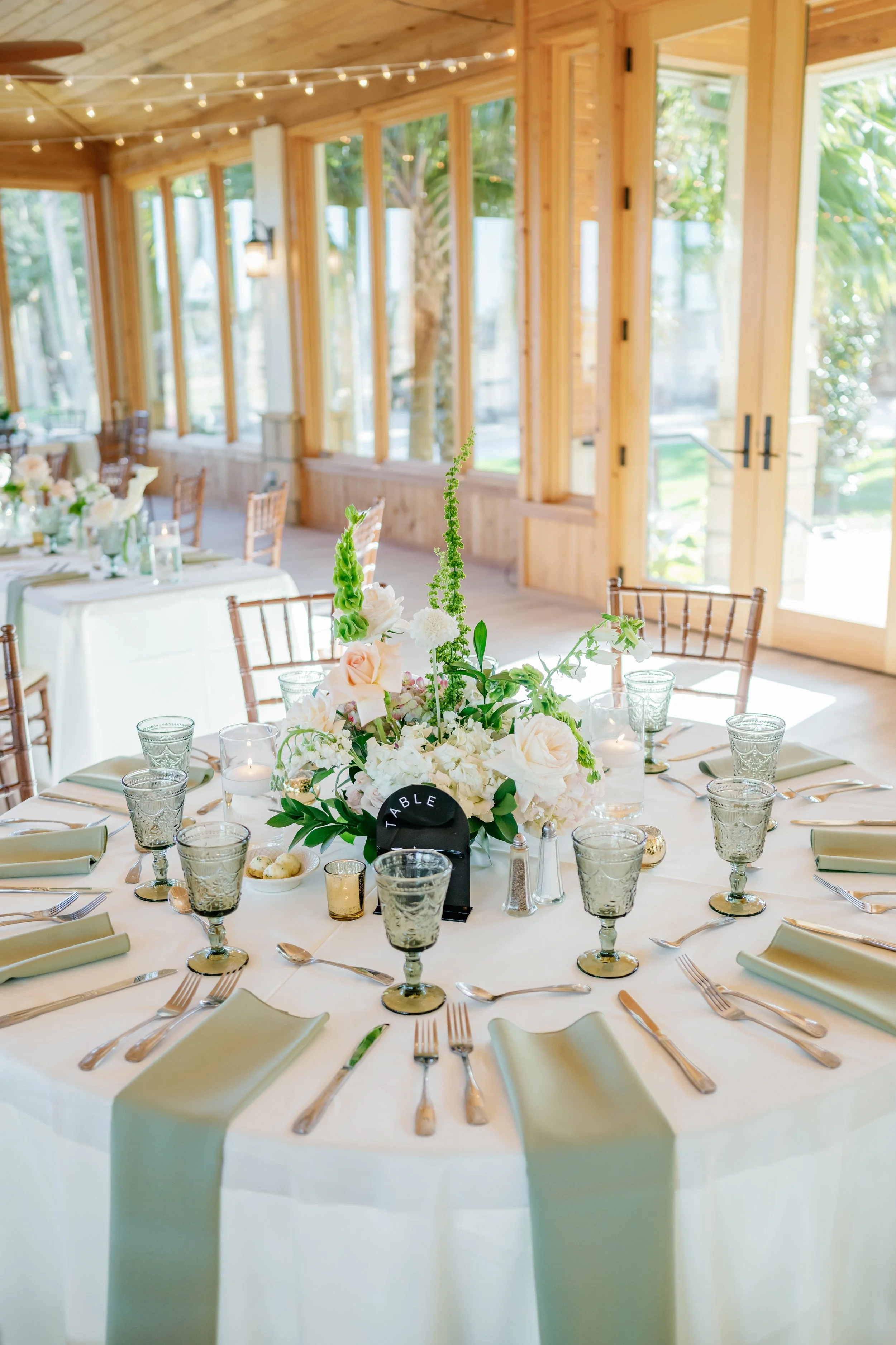 GOODVIBECATIONSAliAlexRoomDecor&Reveal-50.jpg