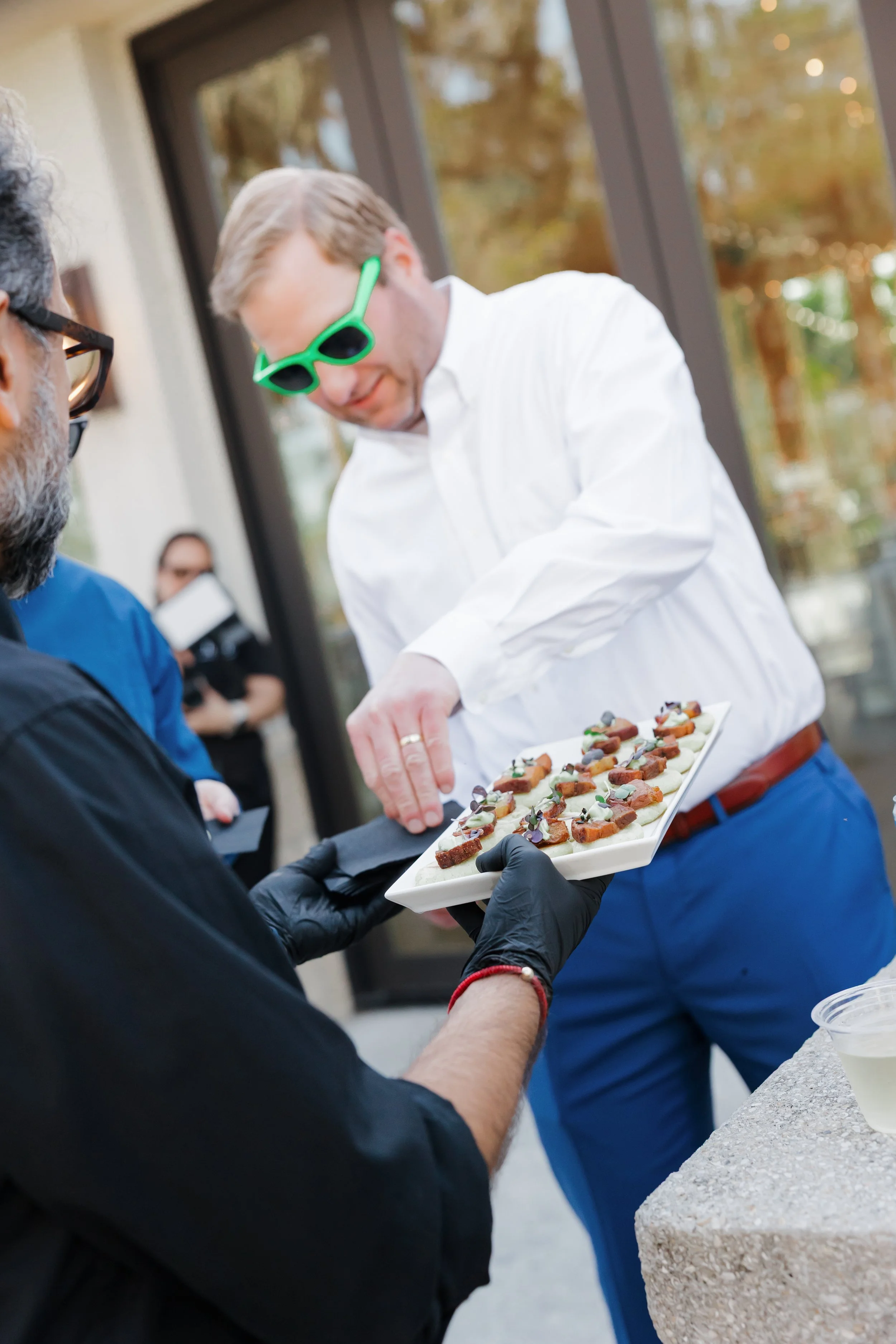 GOODVIBECATIONSAliAlexCocktailHour-56.jpg
