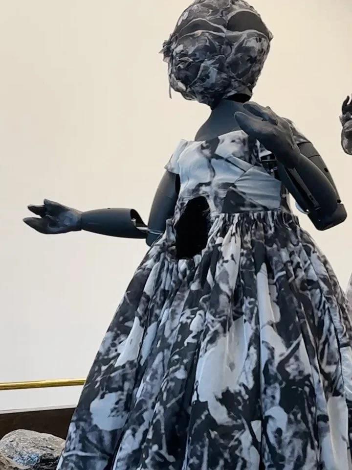 Wonderful exhibits at @sfmoma 
@karawalkerart @kaws @williamkentridgestudio #karawalker #williamkentridge #kaws #sfmoma