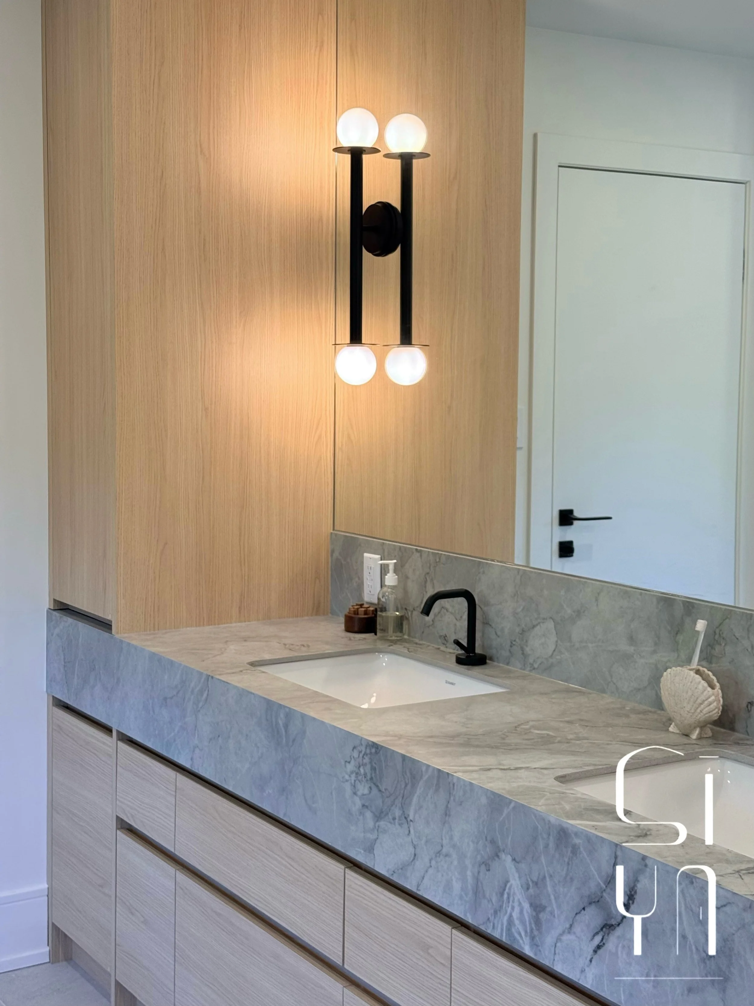A full renovation of the primary bathroom in our Maureen project, rethinking the layout to improve flow, storage, and everyday usability.

The original space had an inefficient layout, we reconfigured key elements to create a more balanced and functi