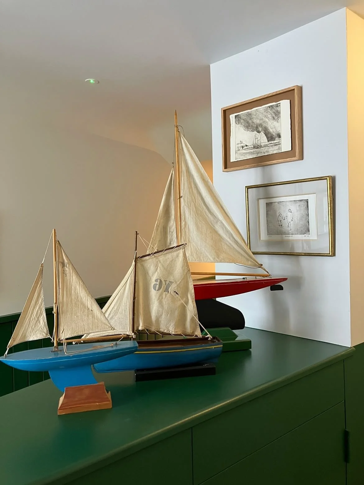 @artandppl curated the artwork for cosy sea salty pub in South Devon, the Millbrook Inn, featuring one of my etchings &lsquo;Adventure&rsquo;. 

A pleasure to be featured, thank you! A limited number are available via my website (link in bio). 

#pri