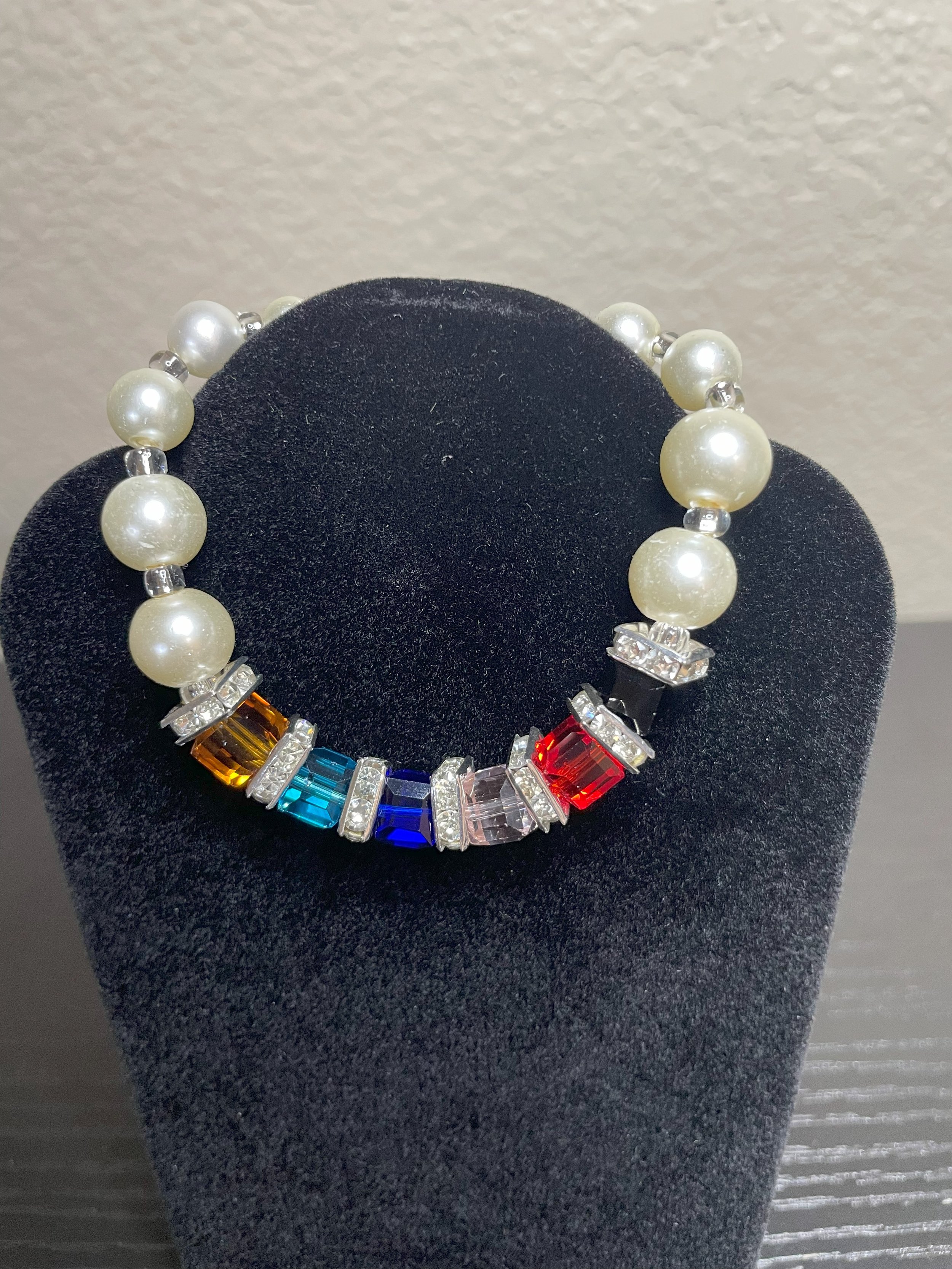 Varied pearl bracelet.jpeg