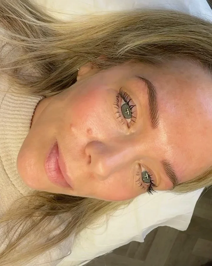 Previous PMU ➡️ New nano brows ✨

Had your brows tattooed elsewhere and wondering if they can be refreshed?

This client came to me with previous PMU from another artist, and one of the first things we needed to establish was whether her brows were r