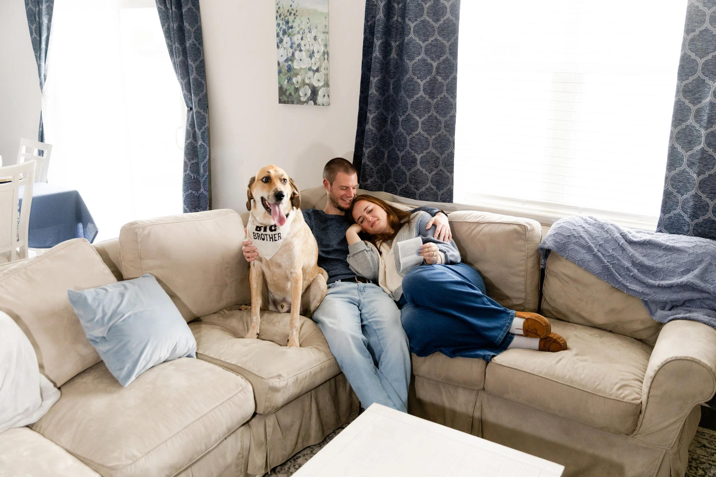 in home photo session myrtle beach with dog