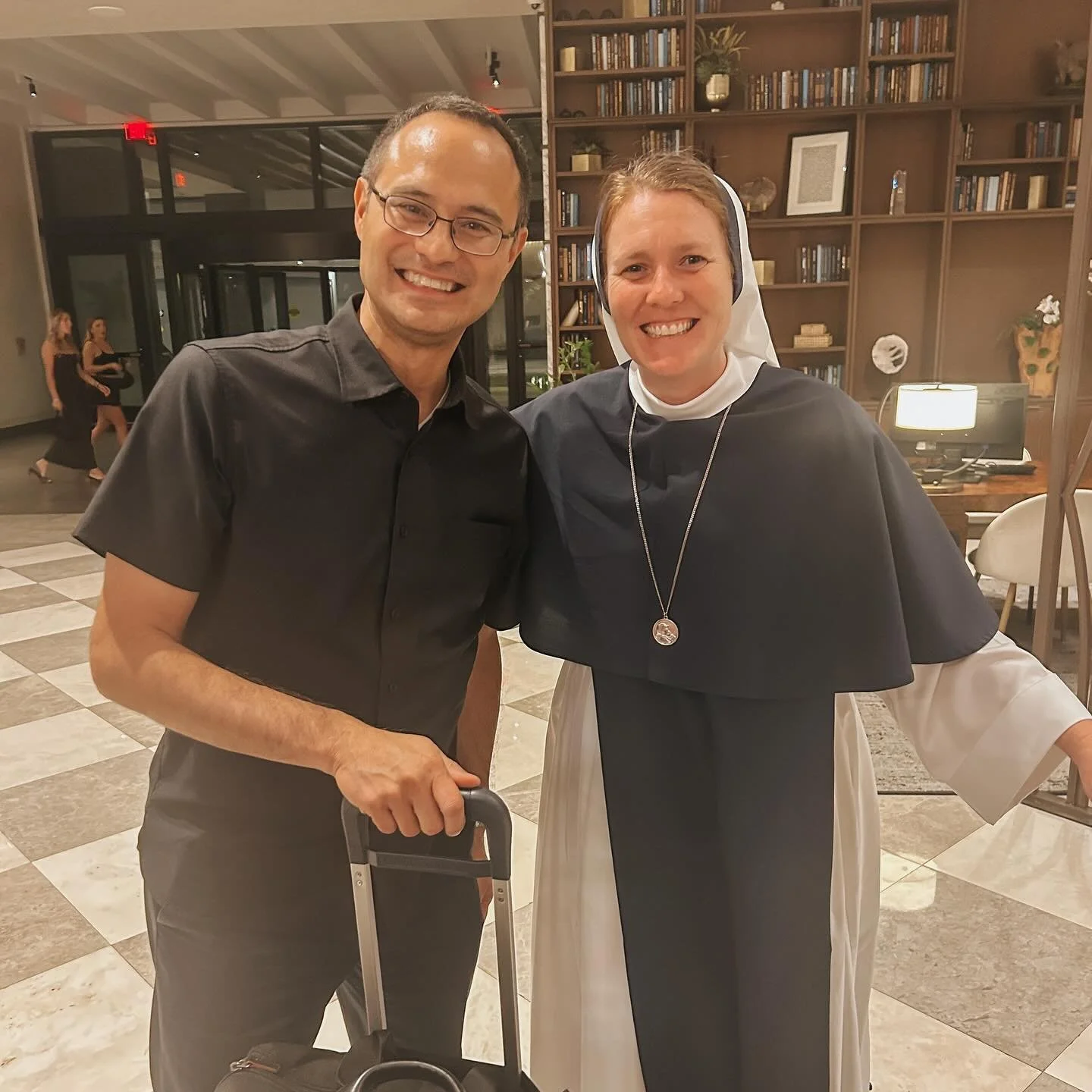 12,000 Catholics packed the Tampa Bay Thunder (NHL Hockey) Stadium to adore our Eucharistic Lord here at the Tampa Eucharistic Congress today&mdash;the largest gathering of Catholics in Tampa&rsquo;s history!  I gave a keynote along with Sister Betha