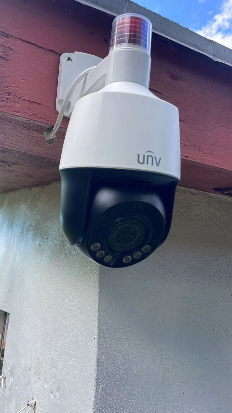Uniview PTZ camera with strobe siren for active deterrence