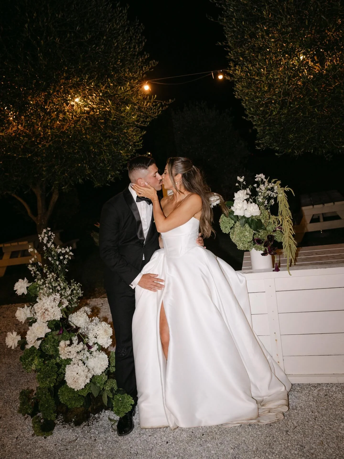 Some sneak peeks. The perfect day for Tiffany &amp; Luke 🤍

Bride: @tiffyjc 
Groom: @luke_hoad95 
Photo: @lesterganzonphotography
Venue: @dunespalmbeach @merciweddings 
Stylist: @littlelaneevents
Florist: @solastablooms_ 
Celebrant: @theloveedit.cer
