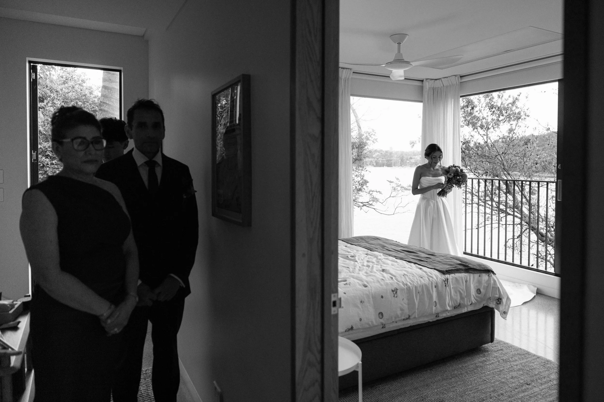 The anticipation of seeing your loved ones for the first time as a bride 🤍

Sydney wedding photographer, documentary &amp; editorial wedding photographer