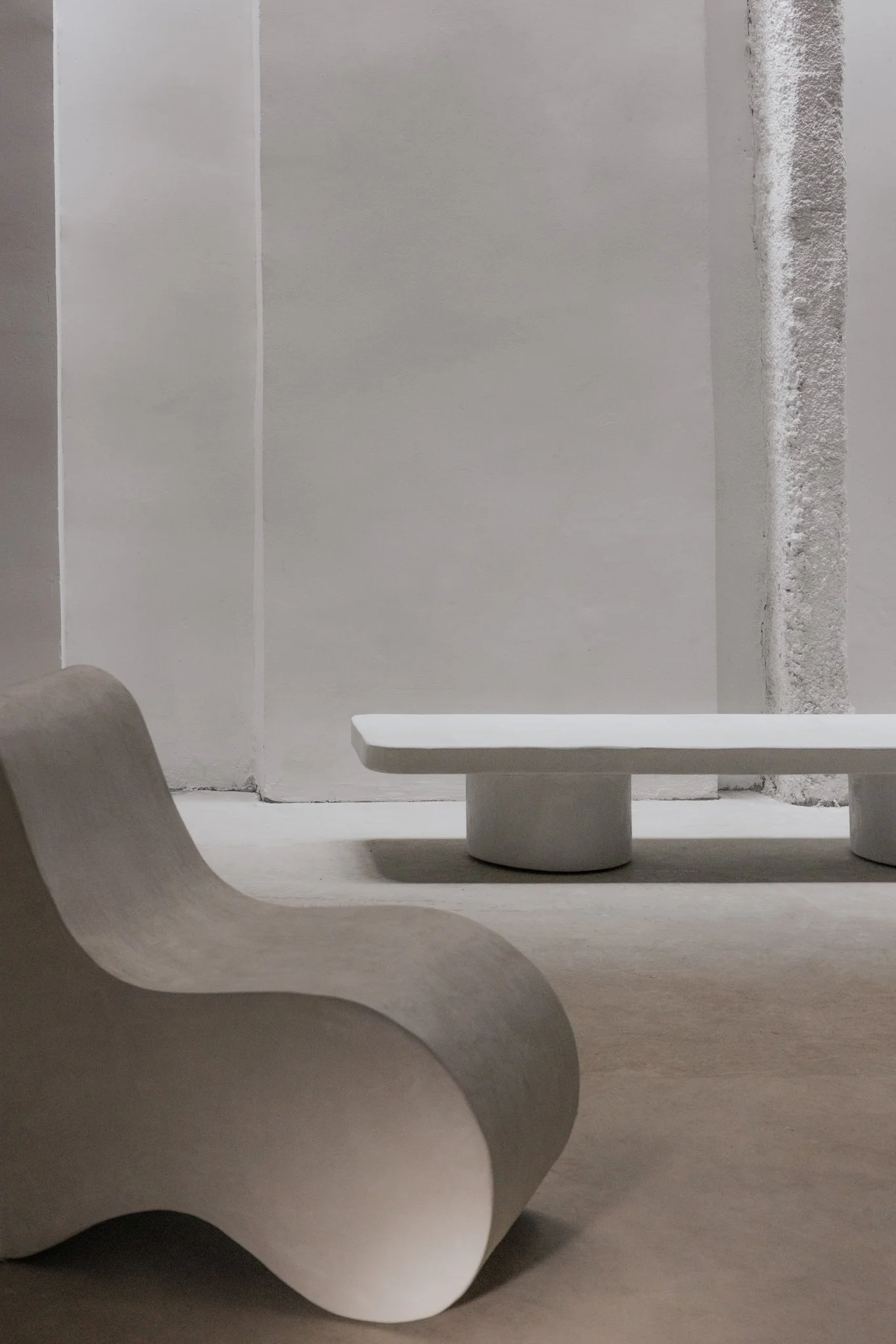 Nuage by ITS A MOOD, sculptural cloud-shaped lounge chair with flowing form and open base, BLANCONEGRO BARCELONA
