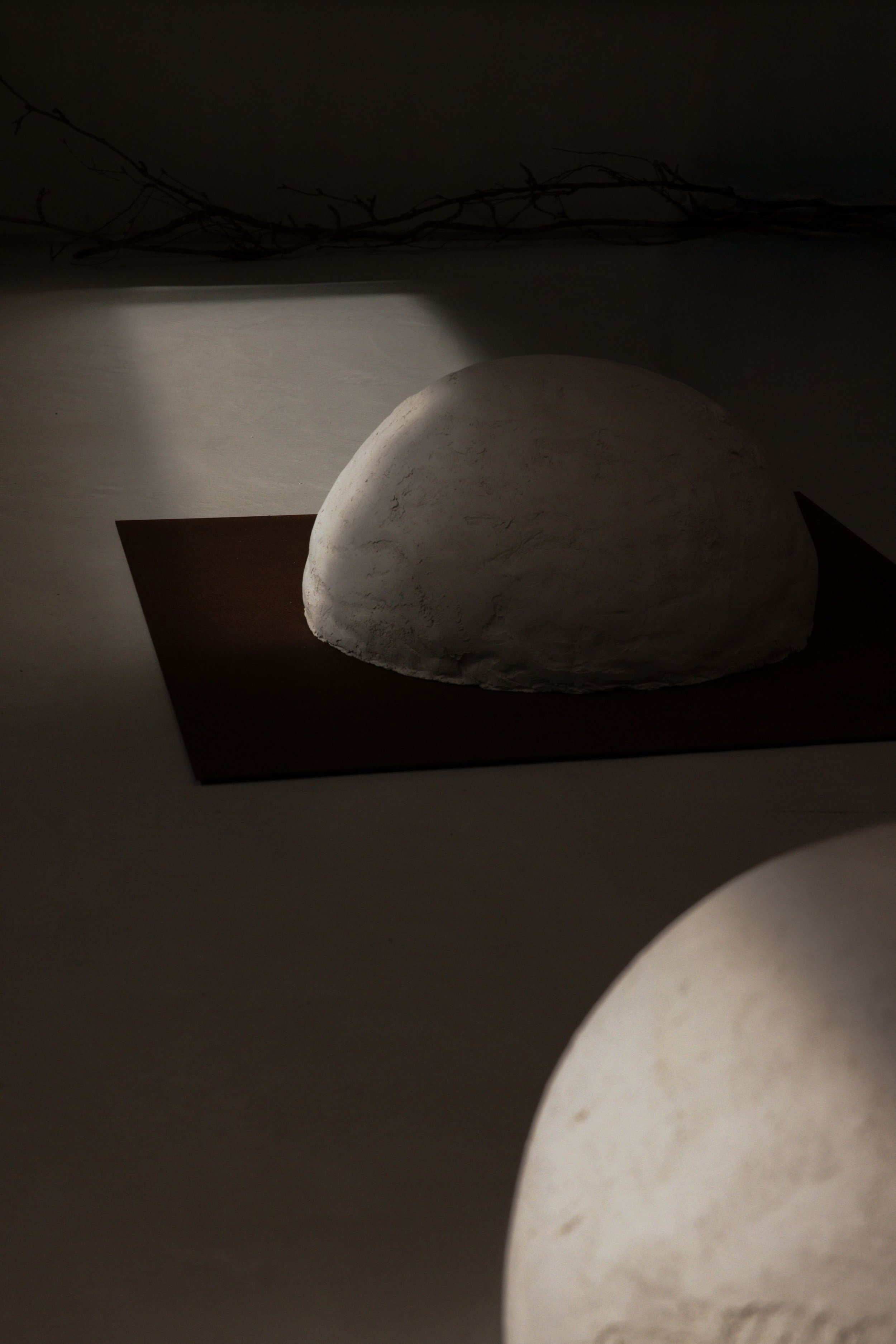 Solo exhibition of Yoyo Balagué EAST WEST SPACE Barcelona ceramic sculptures inspired by Mediterranean coast