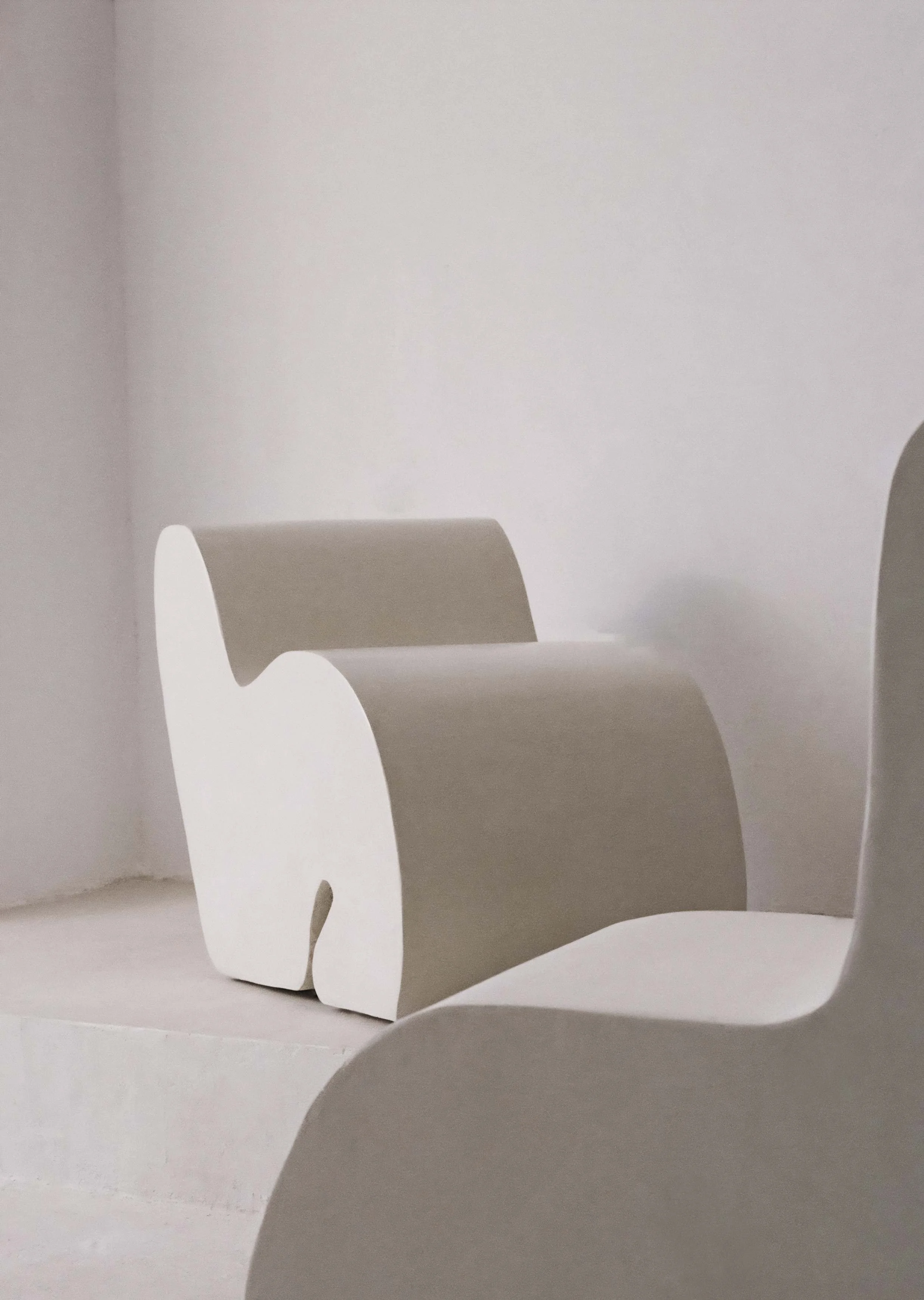 Mawjé Chair ITS A MOOD collectible design furniture in microcement