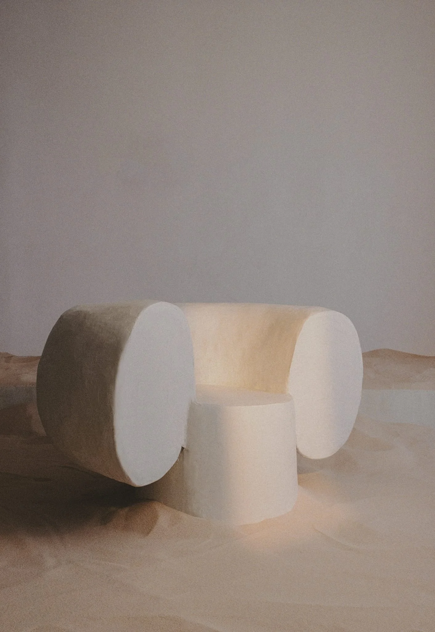 Minimalist sculptural chair handmade in microcement Columna ITS A MOOD