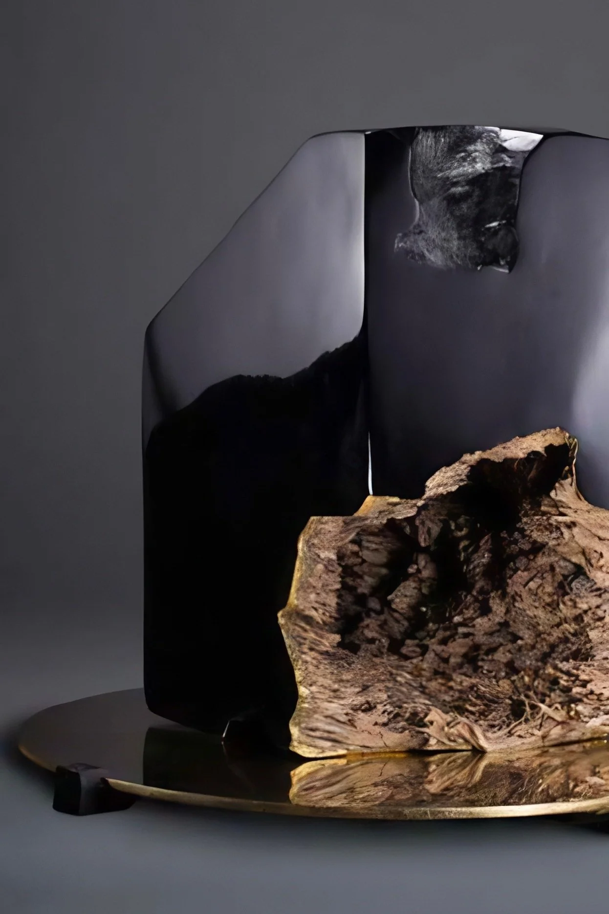 Contemporary floor sculpture in Chinese lacquer and gold leaf