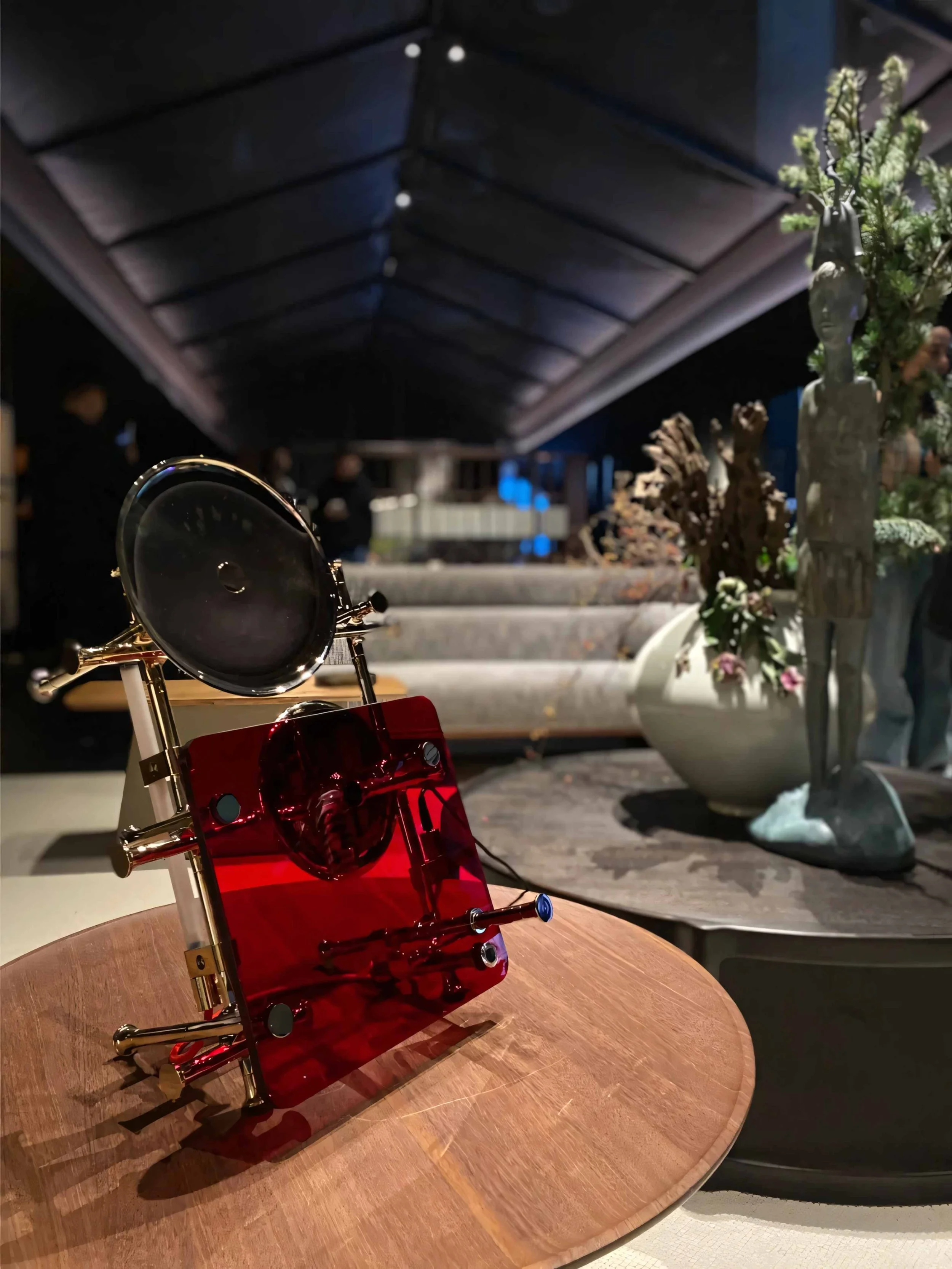 Sculptural collectible lamp X21 by Chen Darui for luxury interior design and art-led spaces