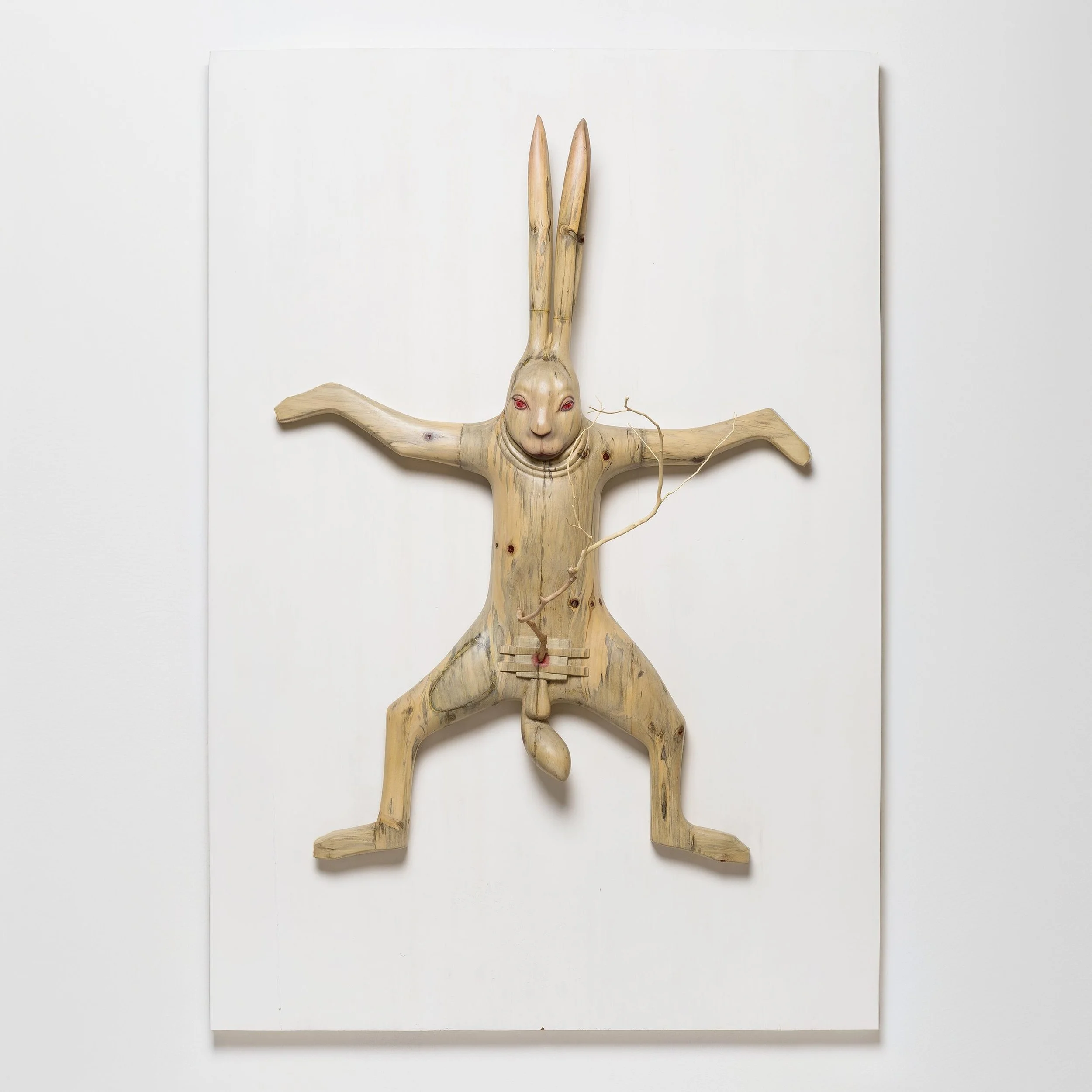 Chinese lacquer sculpture highlighting material depth and silence