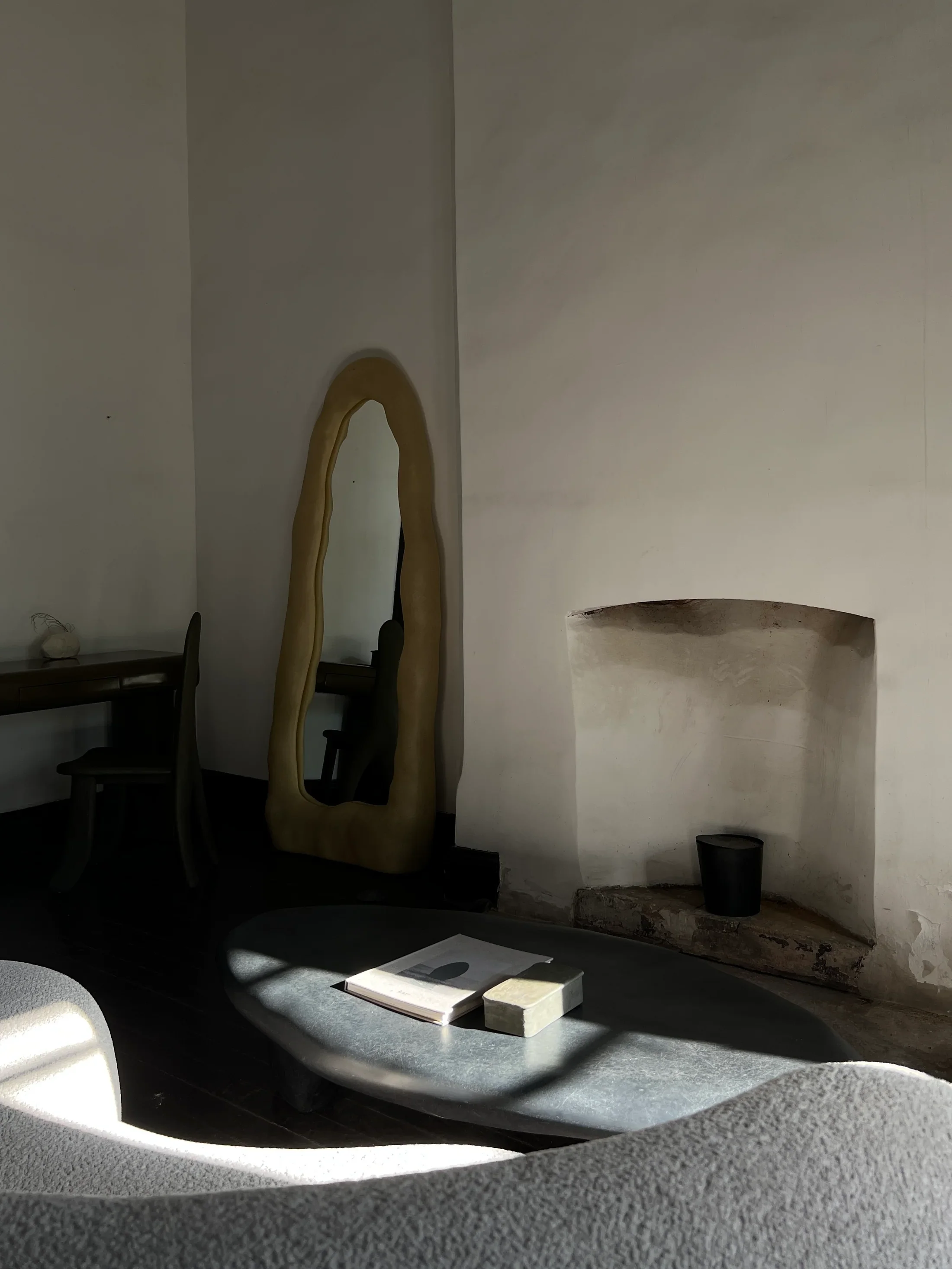 Kar Studio sculptural resin chair collectible design furniture organic form in EAST WEST SPACE Europe