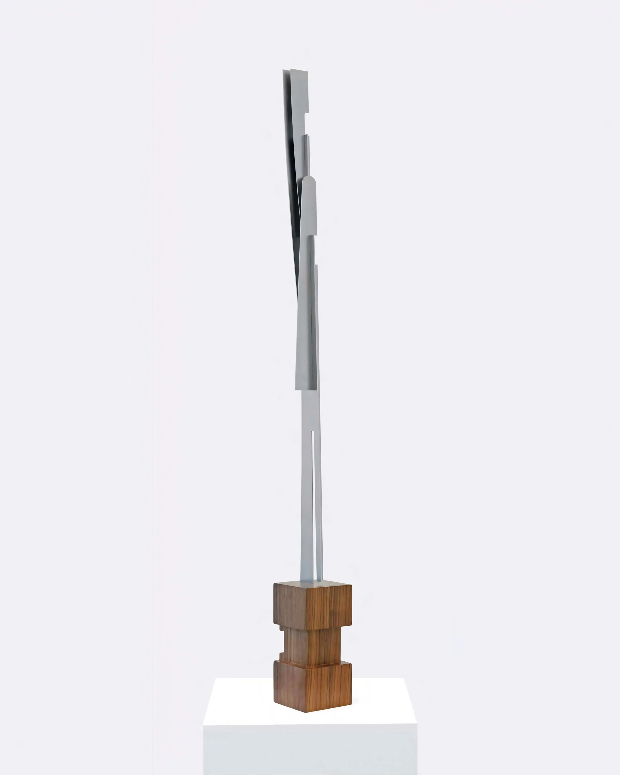 Vertical steel sculpture with natural walnut base, Composition Totem N3 by Pablo Leonardo.