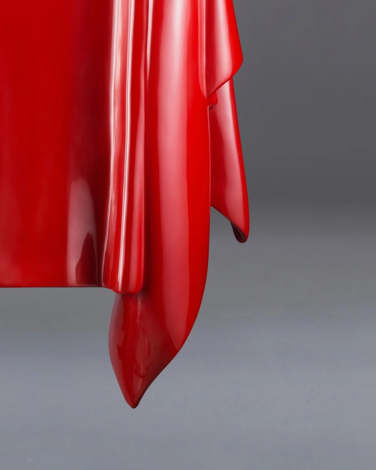 Contemporary Chinese lacquer sculpture inspired by garment form