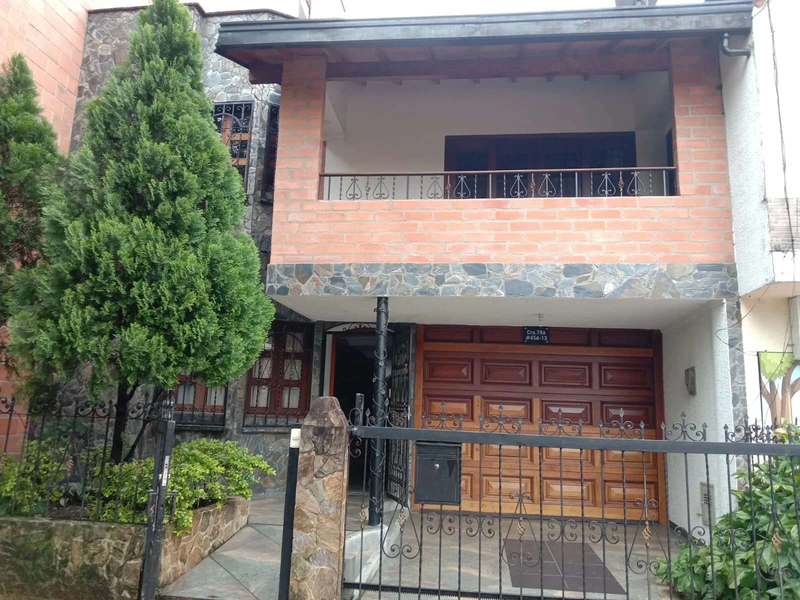 CASA UNIFAMILIAR EN ARRIENDO 