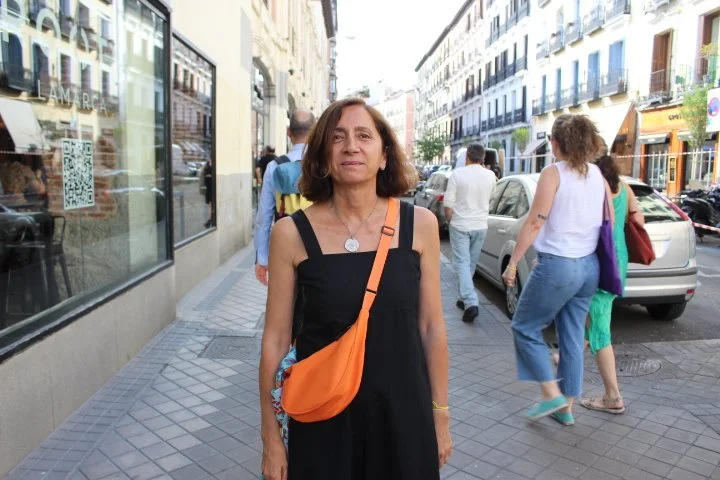 Elana, 64 years old, from West Spain, works in a treasury department. She loves the climate in Madrid and how friendly all the people are. 