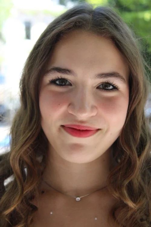 Mercera, 16 years old, from Spain, was on her way to enjoy the night at a Taylor Swift concert with her family. 