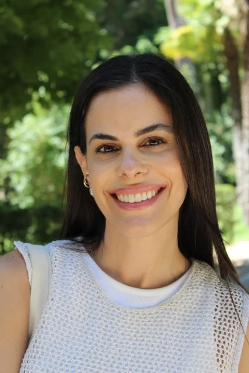 Camilla, 36 years old, originally from Brazil but has lived in Madrid for the past 3 years, she has her own clothing brand. Her favorite part about Madrid is that the city is always alive and loves the people, food, and overall vibes of the city. 