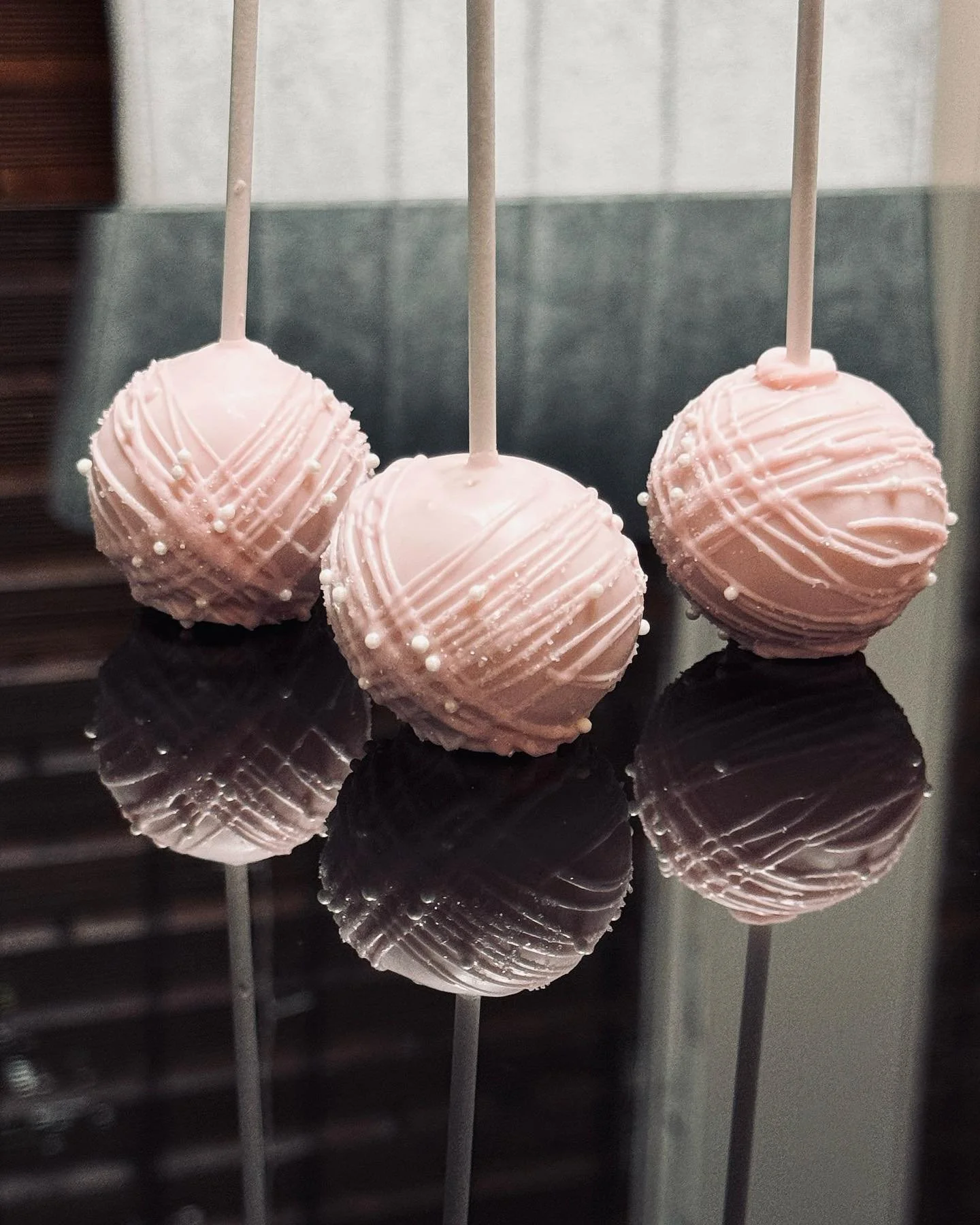 Sweetness never looked so good - 
Cake pops and pretzels 🥨 

#sweet #sweets #sweettreats #sweettreat #treat #treats #cake #cakepop #cakepops #pretzelrods #pretzel #pretzels #chocolate #chocolatecovered #chocolatecoveredpretzels #chocolatecoveredpret
