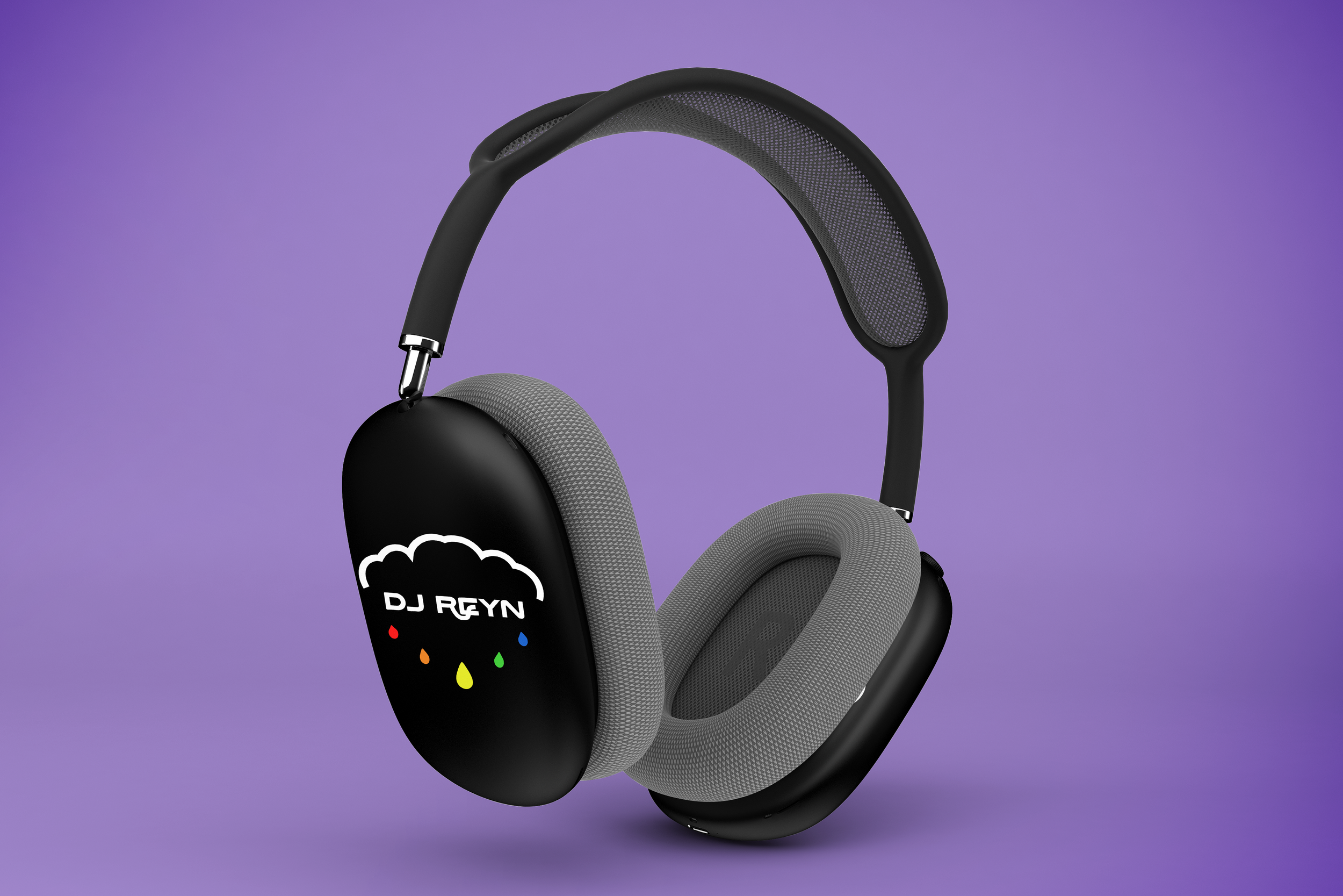 DJ Reyn headphones.png