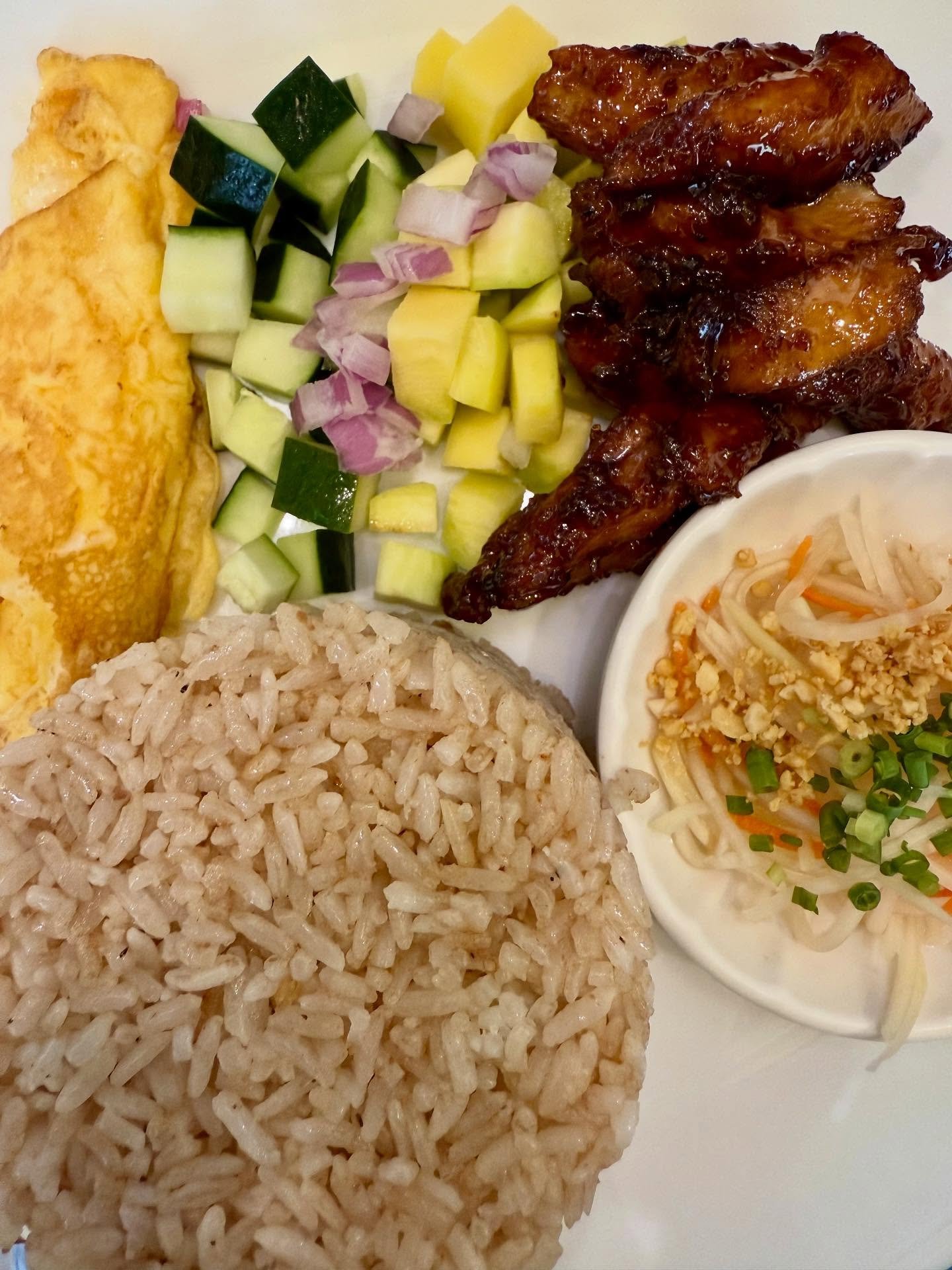 Power breakfast done right to start your day ☀️
Protein ✔️
Carbs ✔️
Veggies ✔️
Fruits ✔️