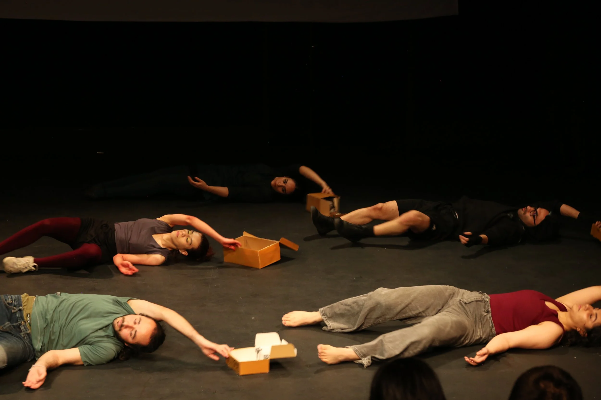 Alireza_Khosroabadi-Choreography-Theatre-Headless
