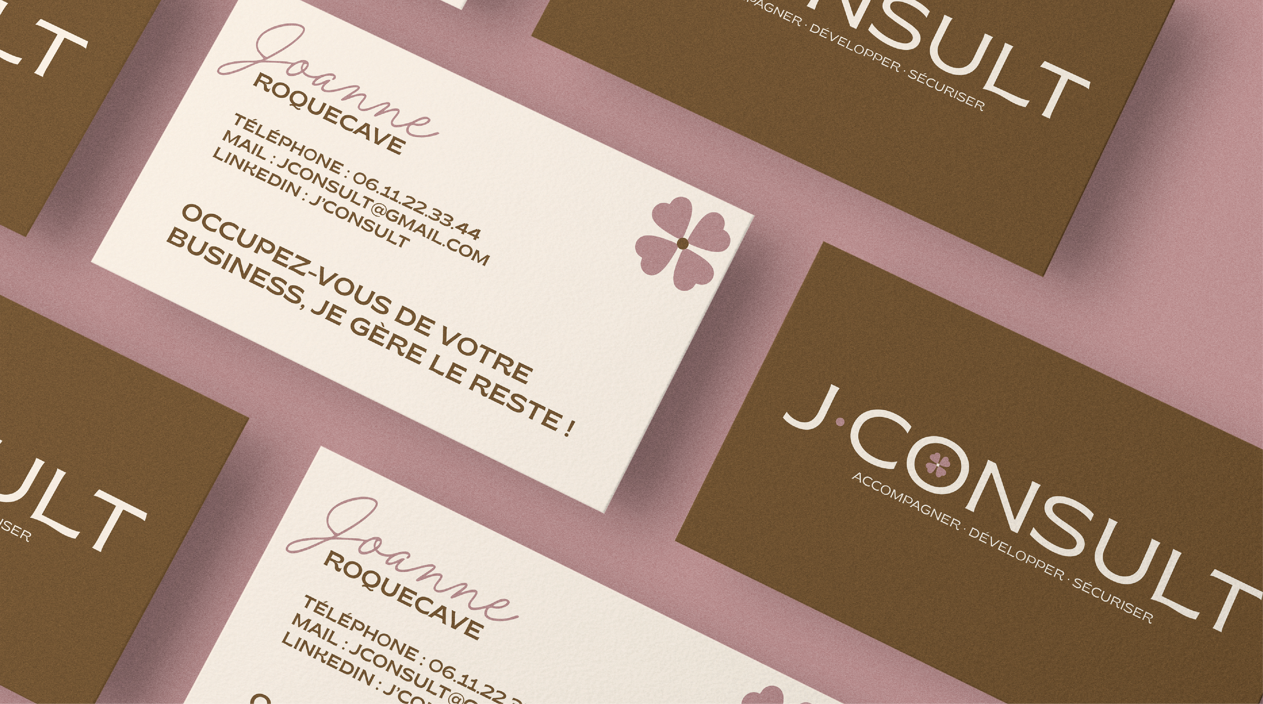 Simulation de mise en situation des cartes de visite de J'Consult