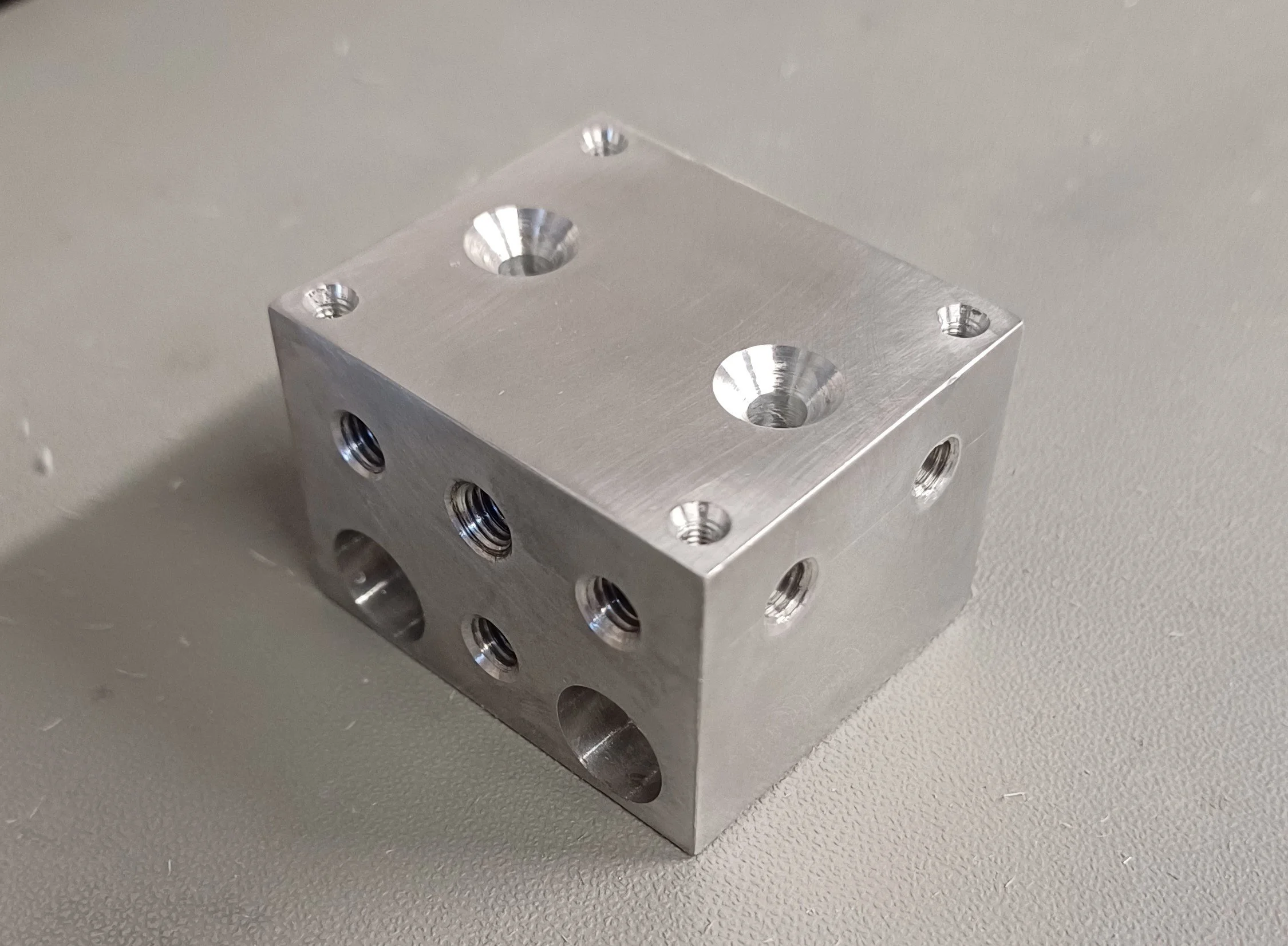 Custom pneumatic manifold