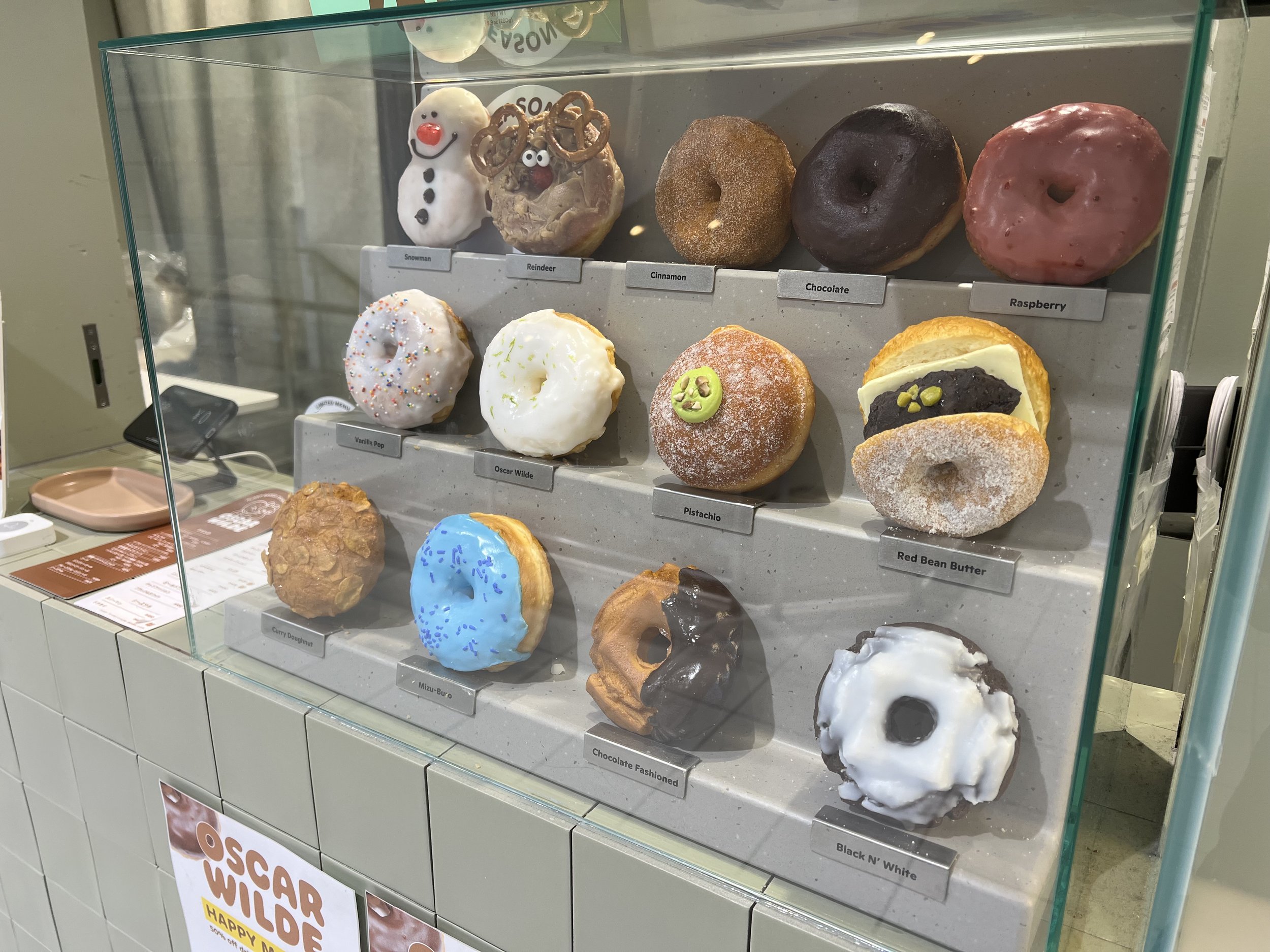 Review: Oscar Wilde Donuts!